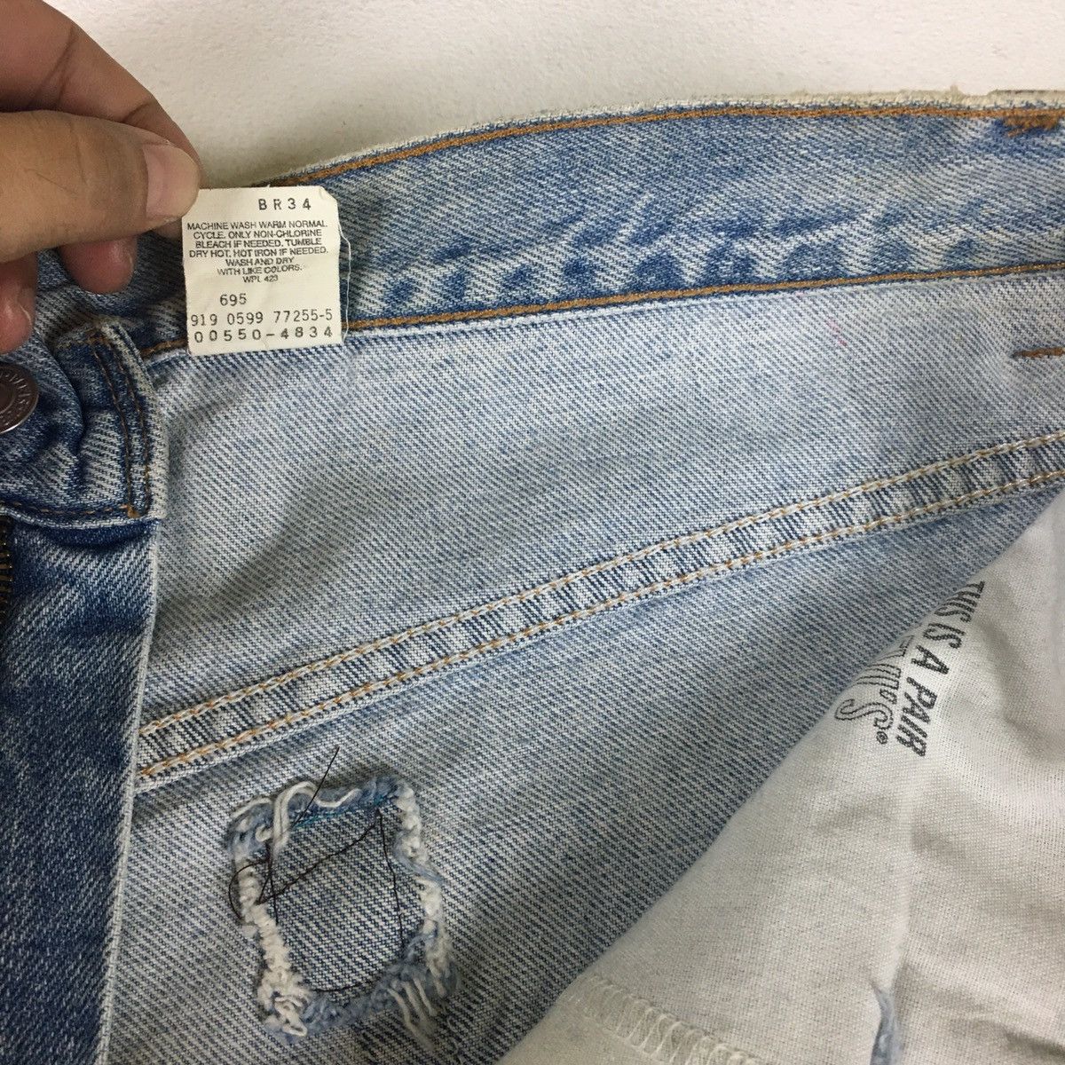 Levi's Vintage Clothing Vintage 90s Levi’s 550 Relaxed Fit Jorts Size US 38 / EU 54 - 11 Thumbnail