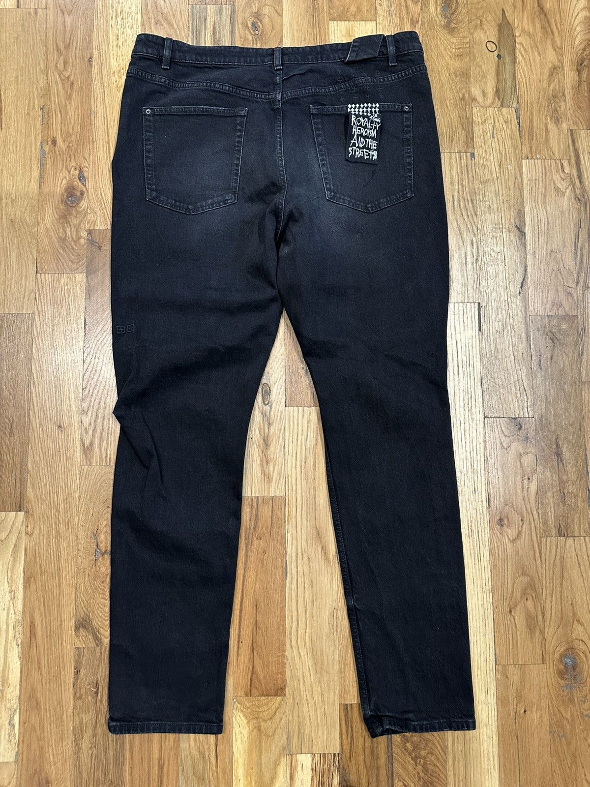 Ksubi Ksubi Knee Spell Patch Black Denim Jeans Size 40 Size US 40 / EU 56 - 2 Thumbnail