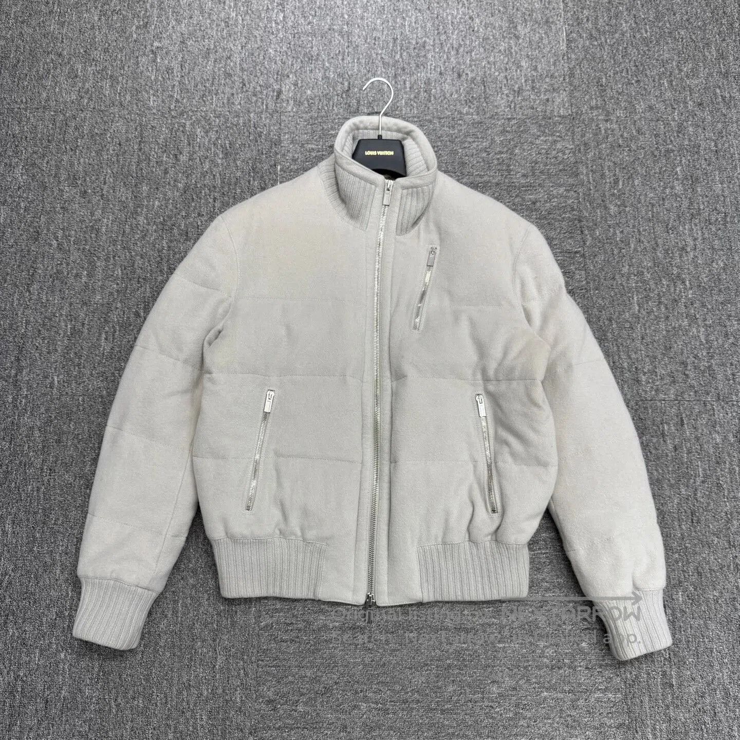 Hermes Hermes Down Jacket in Light Gray Color. Size US XL / EU 56 / 4 - 1 Thumbnail