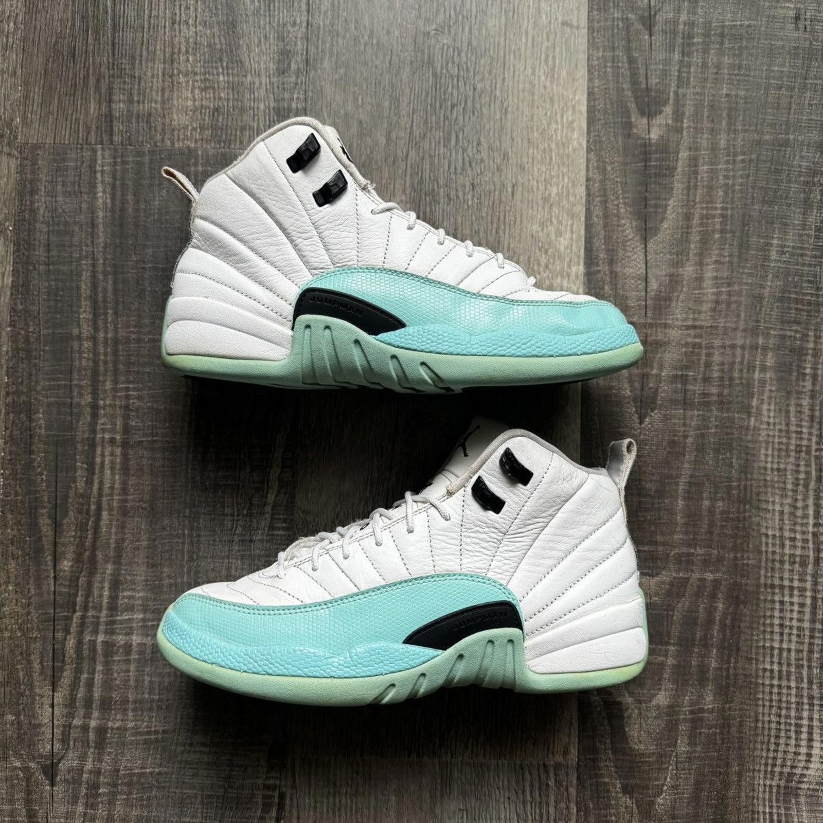 Jordan Brand NIKE • JORDAN 12 Retro GS "Light Aqua" (7M) Size US 7 / EU 40 - 2 Thumbnail