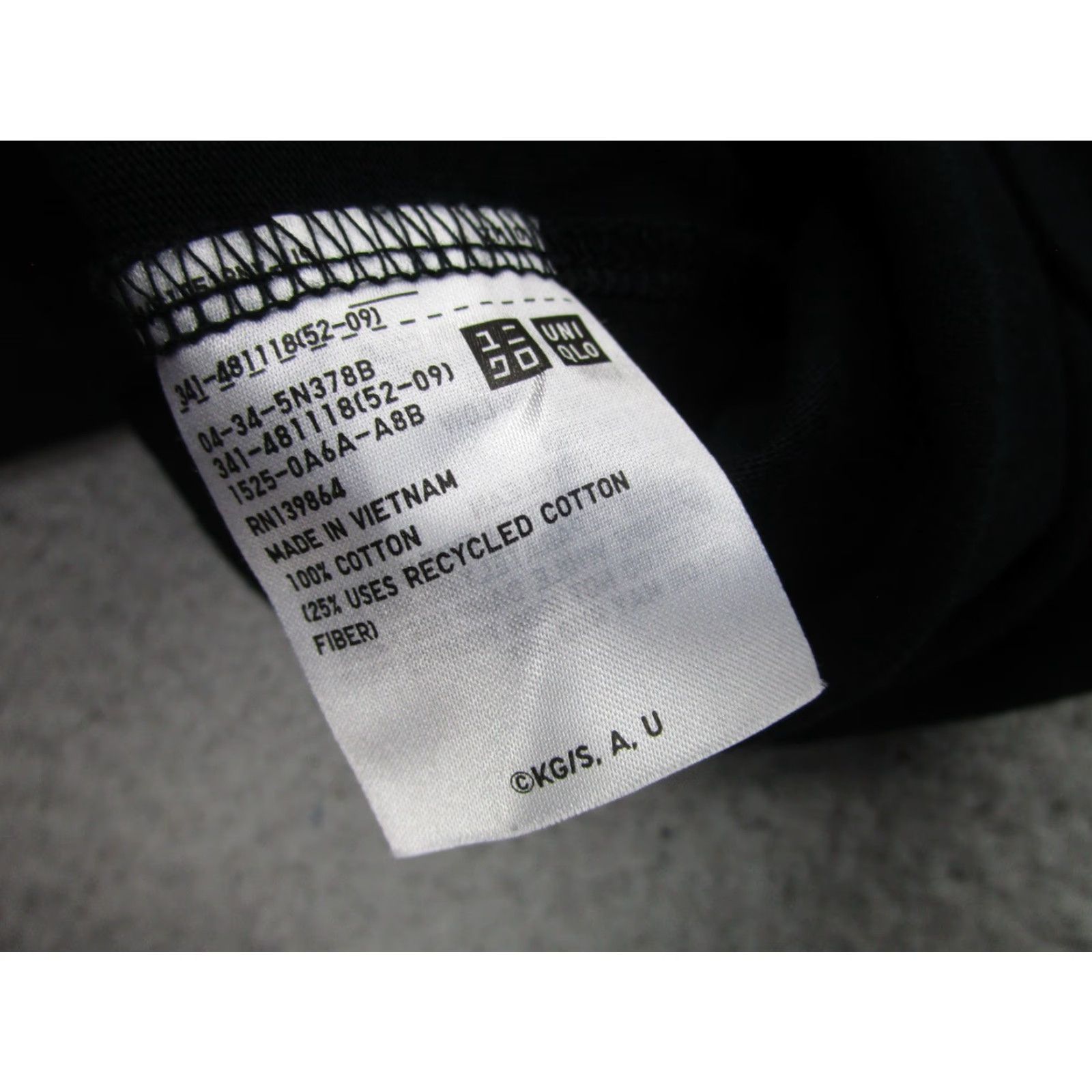 Uniqlo Uniqlo UT Demon Slayer Shirt Mens Large Black Time To Dream Anime Graphic Tee Size US L / EU 52-54 / 3 - 6 Thumbnail