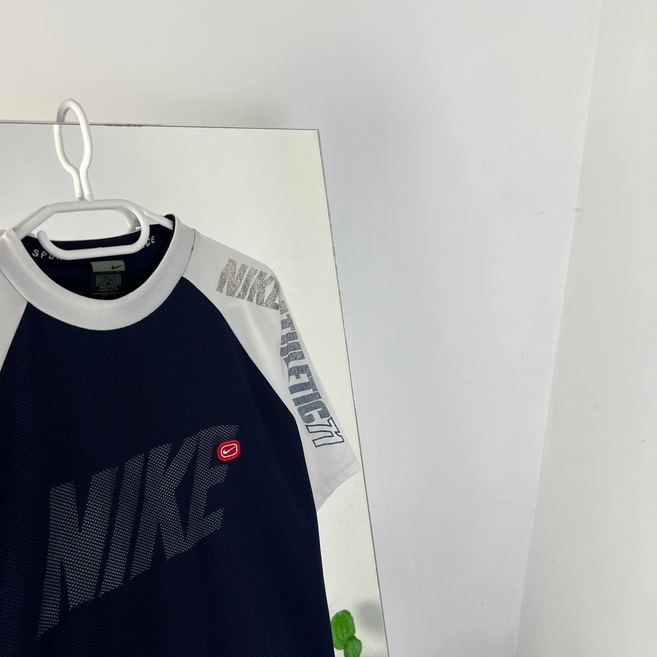 Nike Vintage Y2K Nike Big Logo Mesh Jersey T-Shirt Size US L / EU 52-54 / 3 - 2 Thumbnail