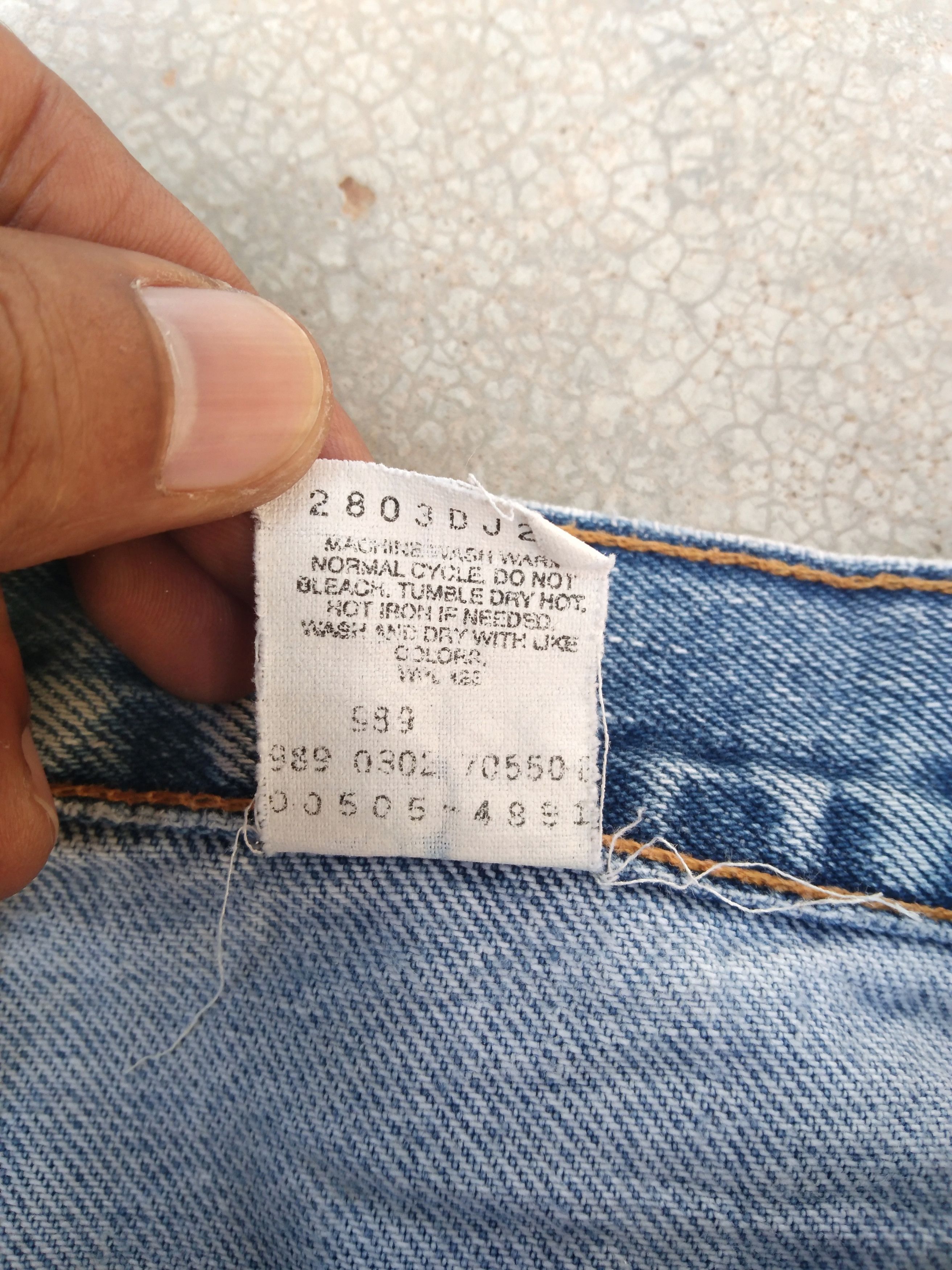 Jean × Levi's × Vintage Vintage Levis Jeans 505 Light Wash Denim 33x34 Size US 33 - 7 Thumbnail