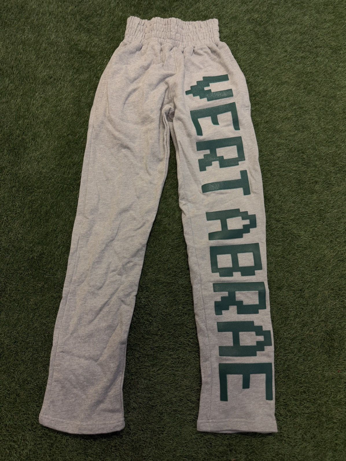 Vertabrae Vertabrae Sweatpants Grey/Green Size Small (NEW) Size US 30 / EU 46 - 1 Thumbnail