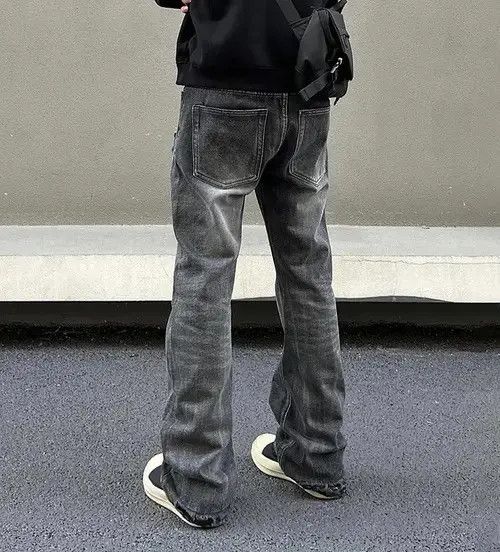 Jean Black Ripped Straight Leg jeans Size US 32 / EU 48 - 4 Thumbnail