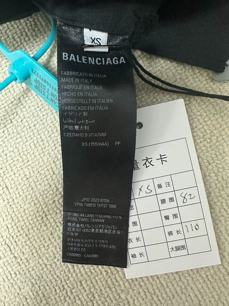 Balenciaga Balenciaga size xs 23fw Show Flared Removable Cargo \n Make Size US 28 / EU 44 - 4 Thumbnail