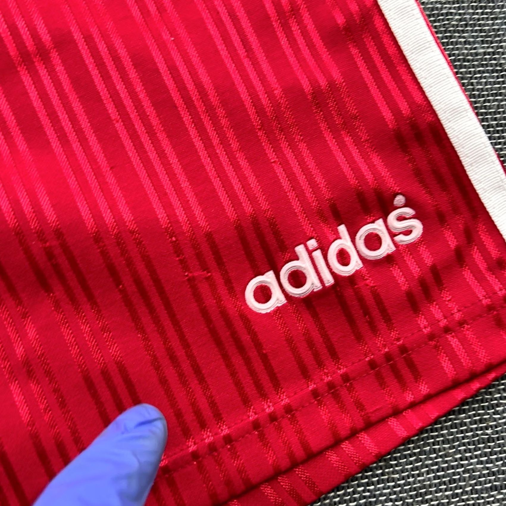 Adidas VINTAGE Adidas Sprinter Shorts Red Medium Shiny Glanz Runner Nylon 90s Mens Size US 31 - 4 Thumbnail