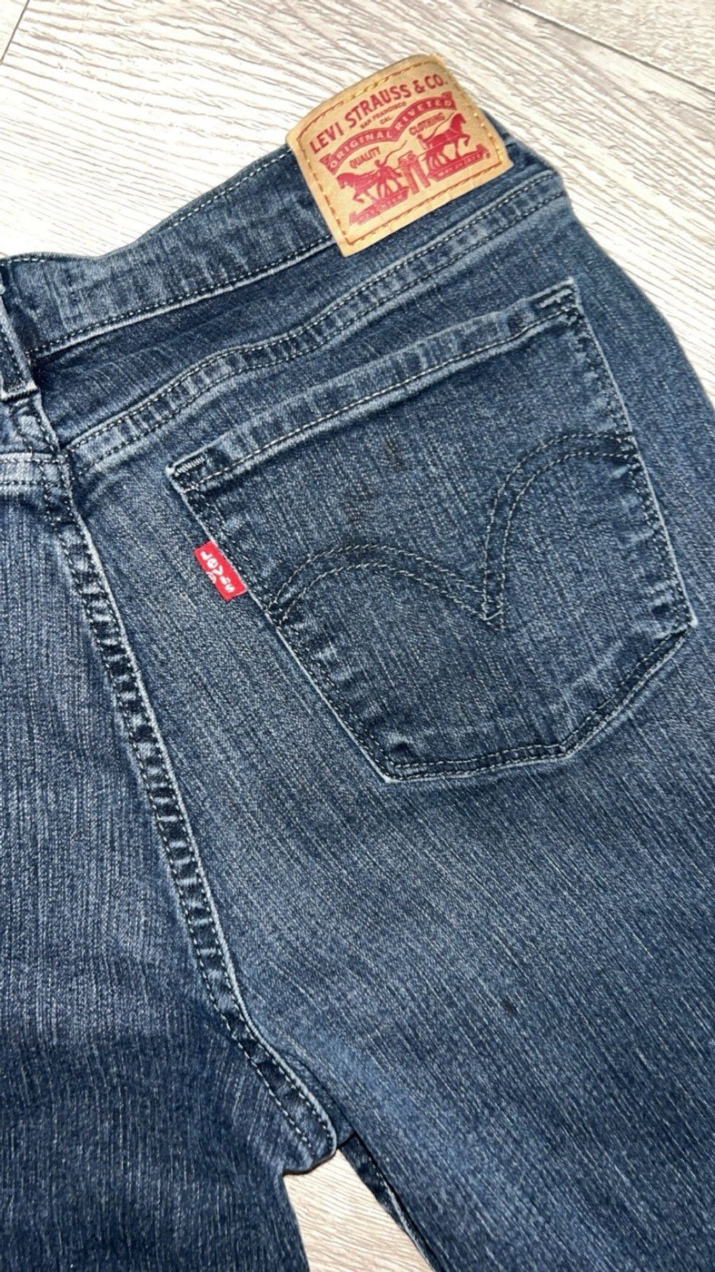 Levi's Levi's 505 straight fit jeans in a "Water Less " wash. Sz8 Size 30" / US 8 / IT 44 - 1 Thumbnail