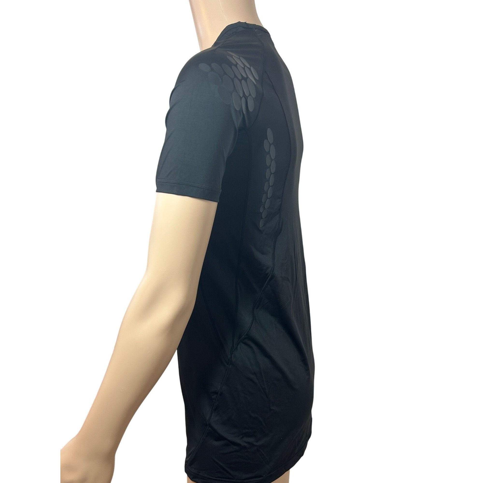 Uniqlo Uniqlo Men’s Black Compression T-Shirt Short Sleeve L Nylon Size US L / EU 52-54 / 3 - 2 Thumbnail