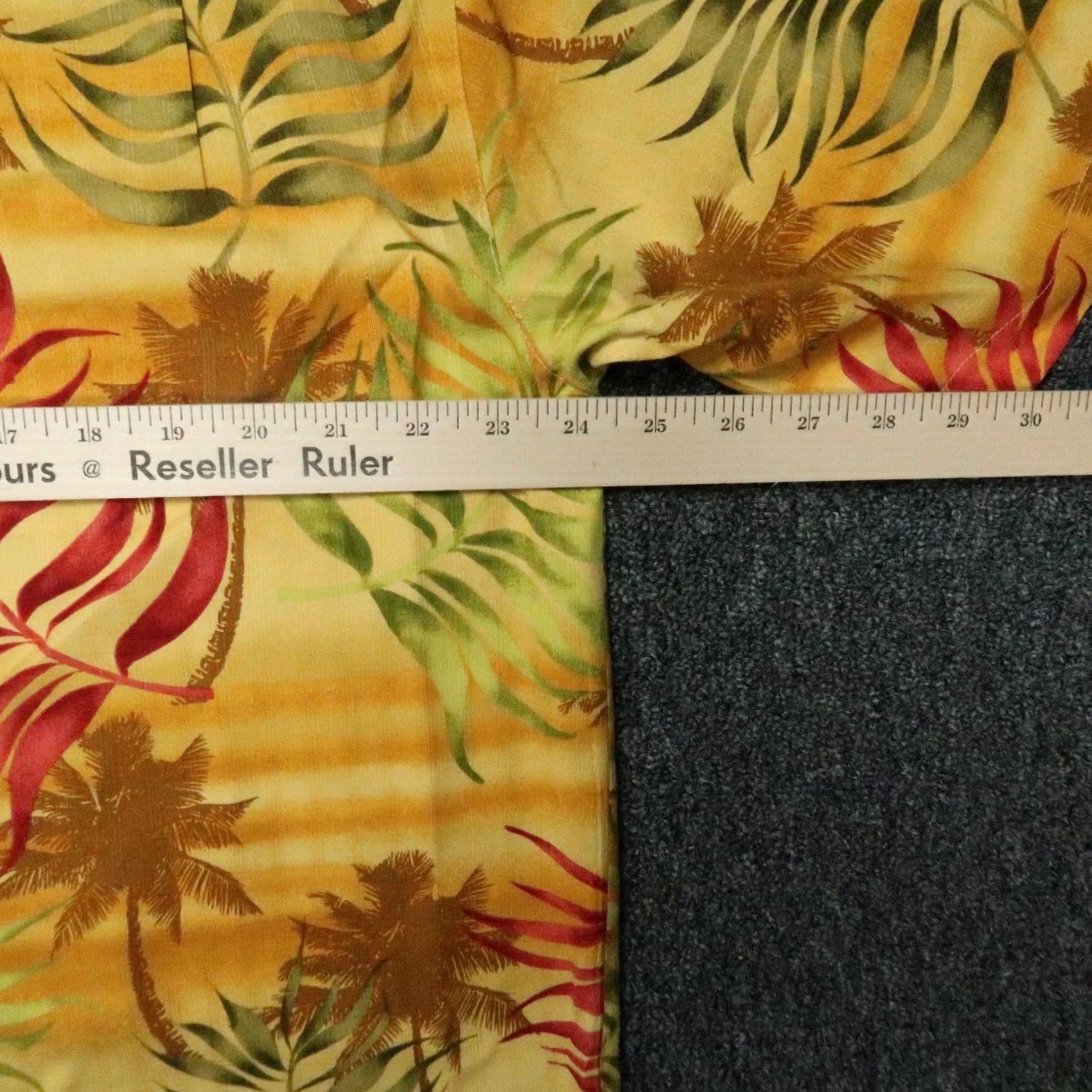 Tommy Bahama Tommy Bahama Shirt Men L Yellow Silk Floral Short Sleeve Button-Up Casual Navy? Size US L / EU 52-54 / 3 - 5 Thumbnail