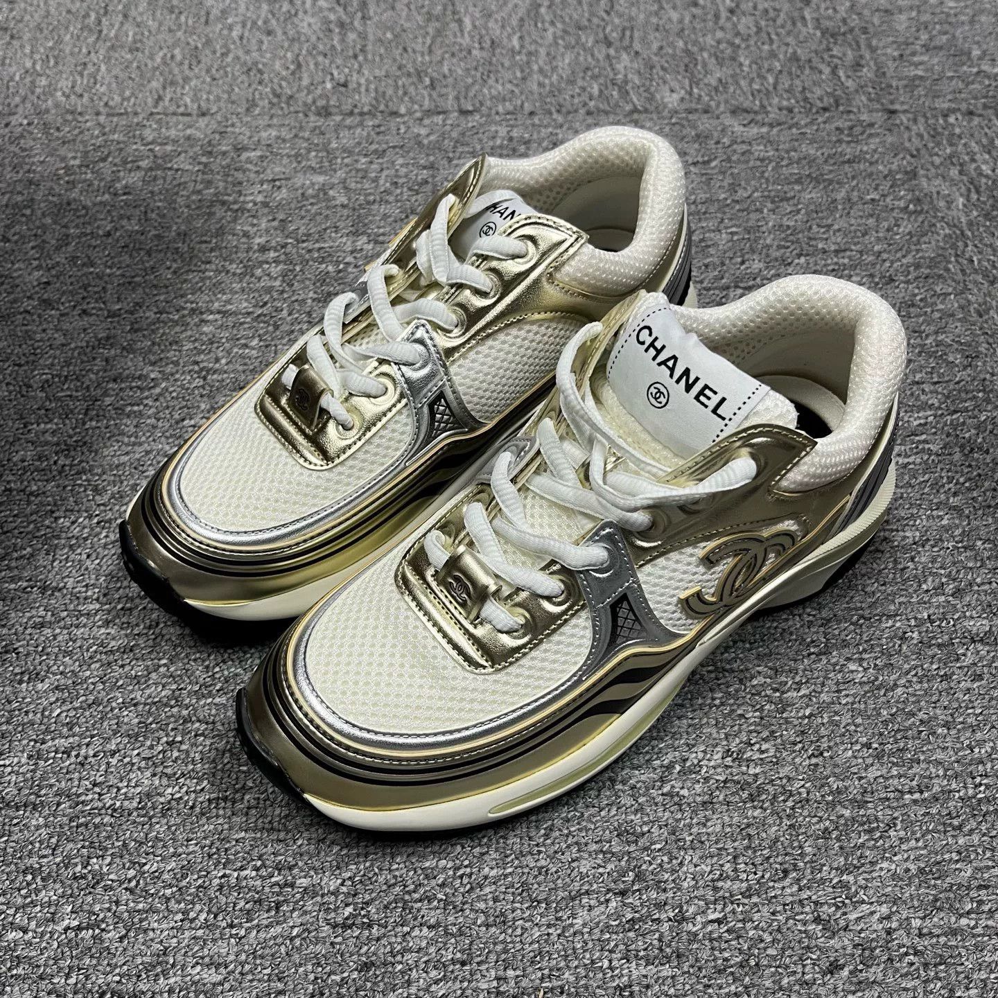 Chanel Chanel Casual Gold Lowtop Sneakers us_5 Women Size US 5 / IT 35 - 1 Thumbnail