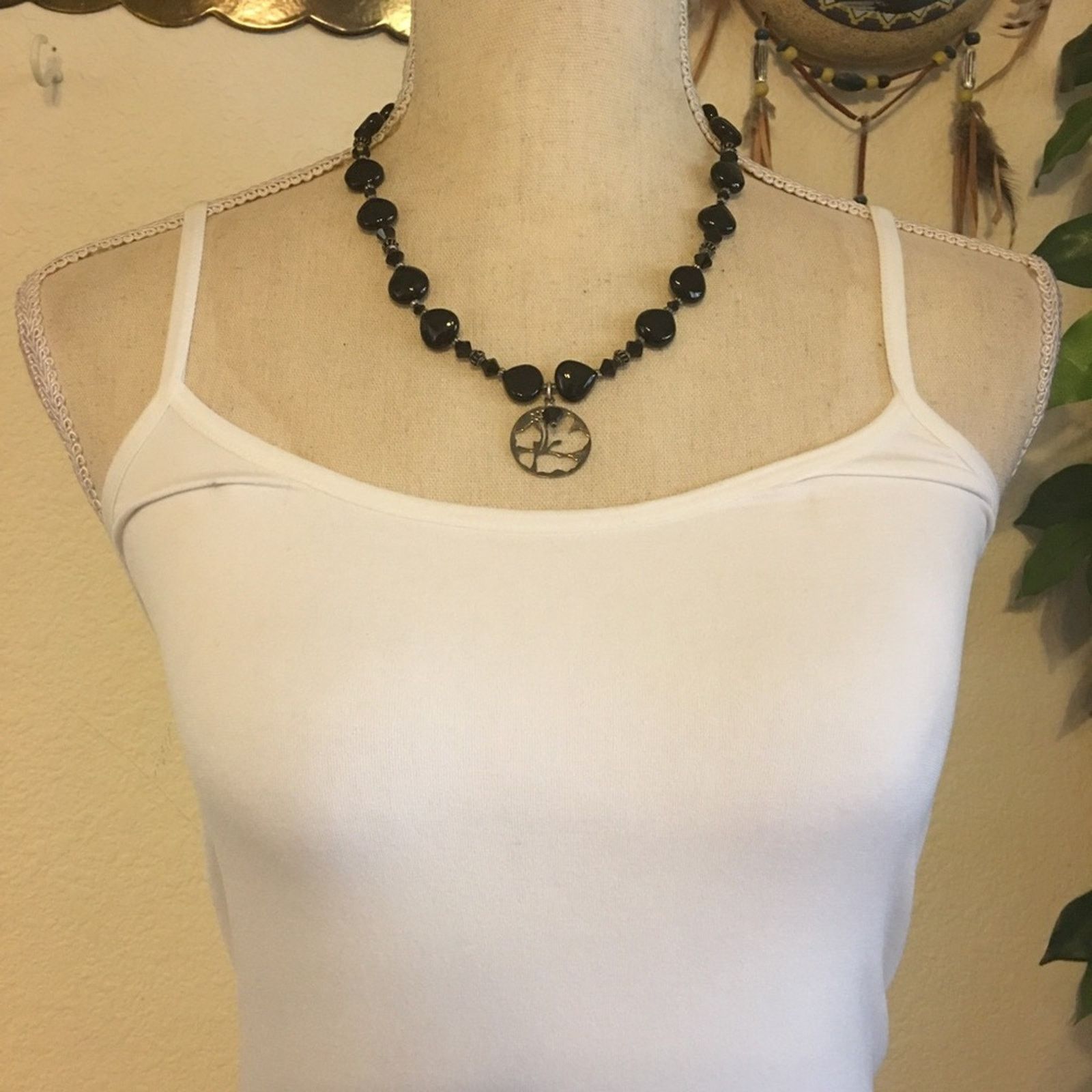 Vintage Vintage black glass gem cut out pendant necklace Size ONE SIZE - 3 Thumbnail