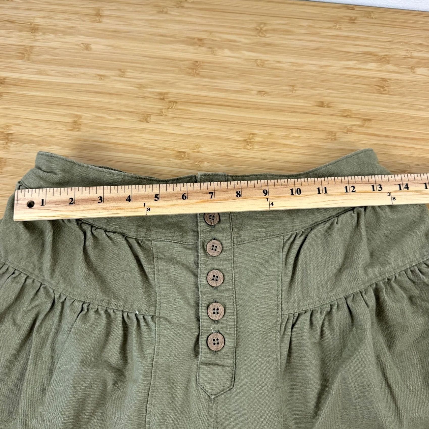 Olive Women Olive Green Tiered Ruffle Button Front Shorts M Cotton Size 32" / US 10 / IT 46 - 7 Thumbnail