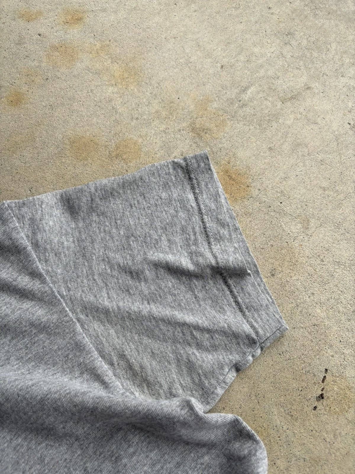 Nike Vintage 90s Nike Basketball Heather Grey Centre Logo Tee Size US S / EU 44-46 / 1 - 5 Thumbnail