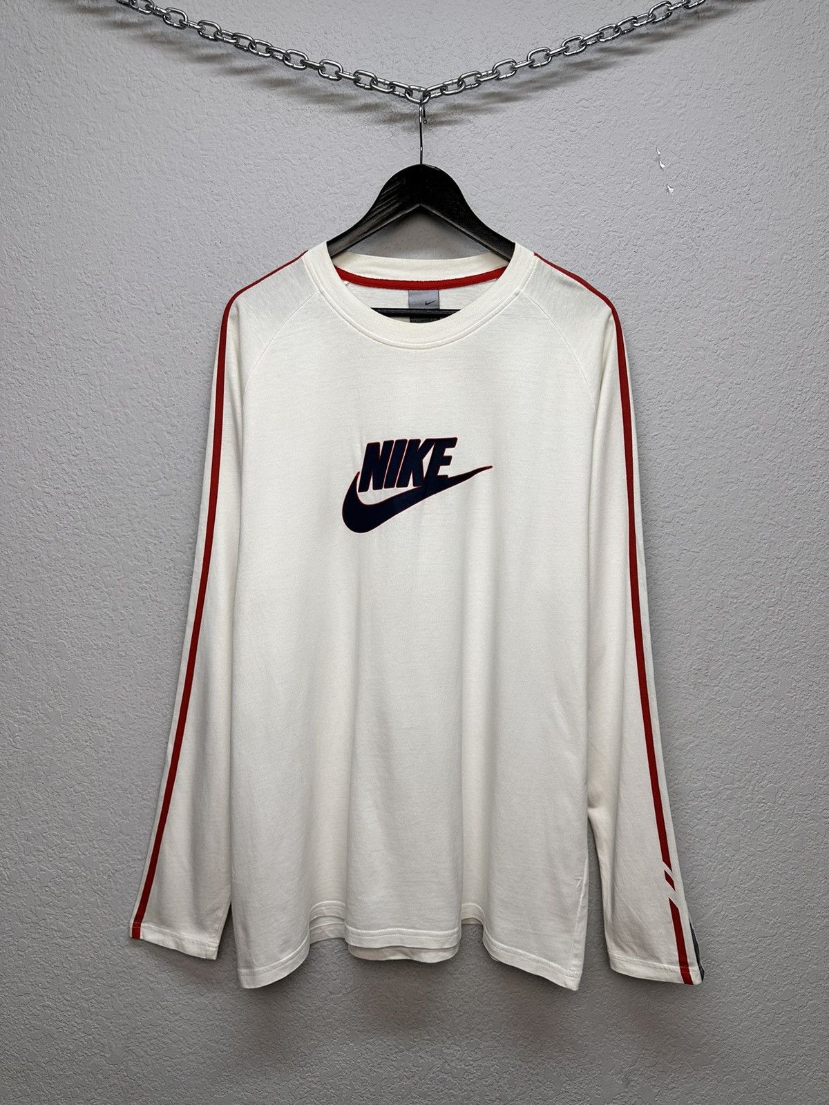 Nike Nike white longsleeve red stripe Y2K sportswear style Size US XL / EU 56 / 4 - 2 Thumbnail