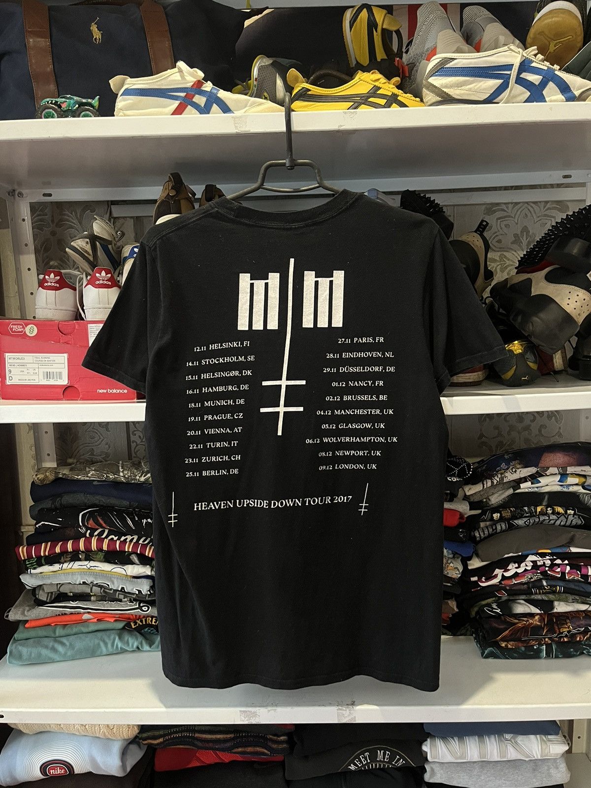 Band Tees Marilyn Manson Heaven Upside Down 2017 Tour T Shirt Size US M / EU 48-50 / 2 - 3 Thumbnail