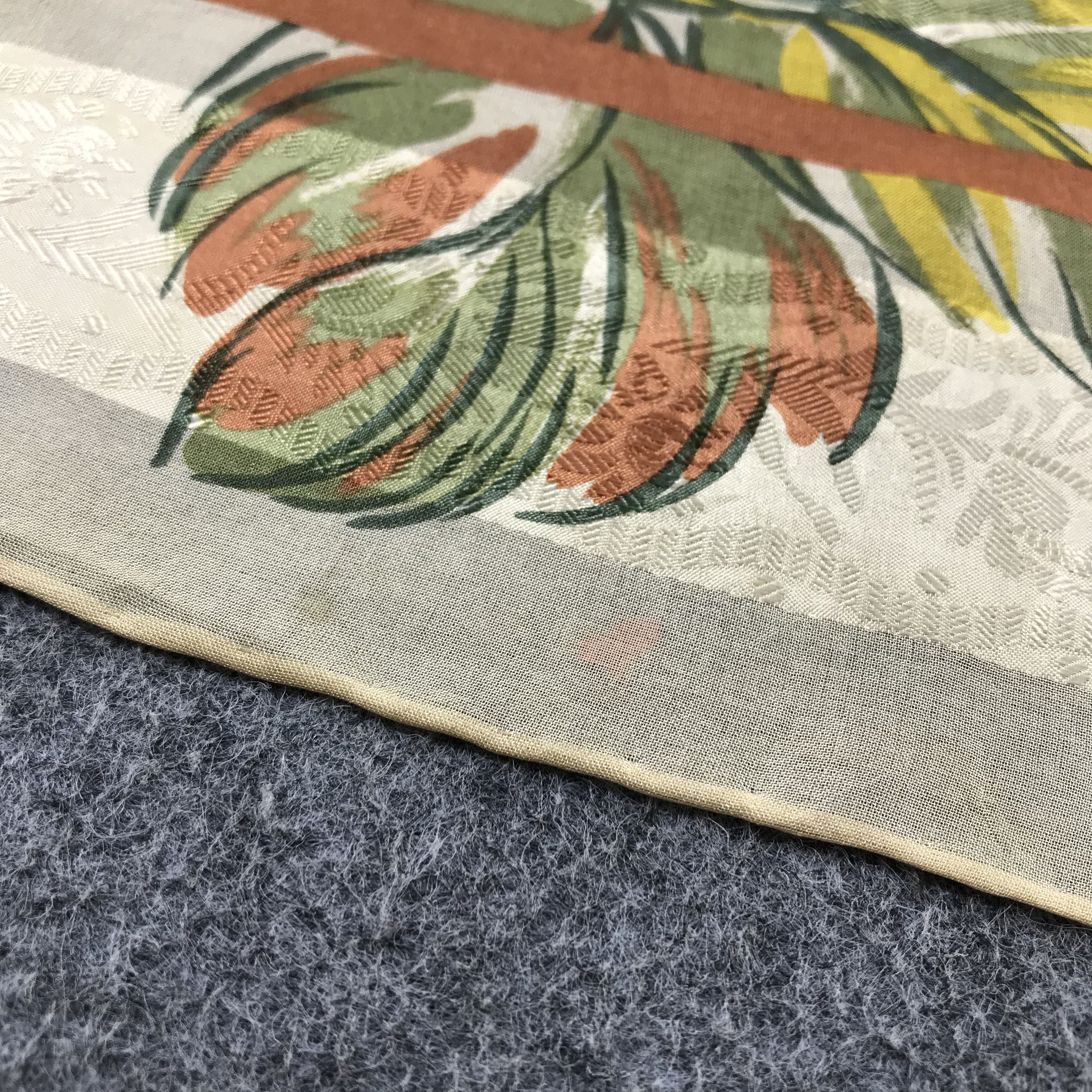 Japanese Brand Yukiko Hanai Silk Scarf M162 Size ONE SIZE - 8 Thumbnail