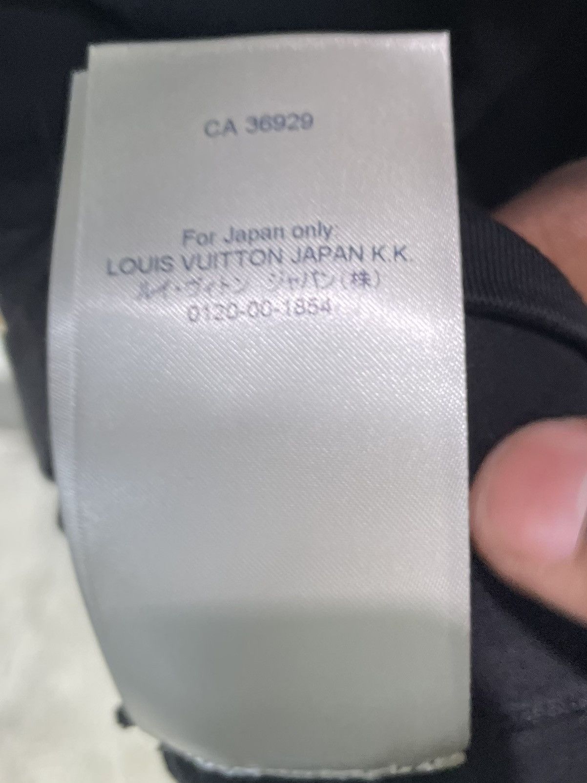Louis Vuitton Louis Vuitton LV Debossed Tee Size US XXL / EU 58 / 5 - 12 Thumbnail