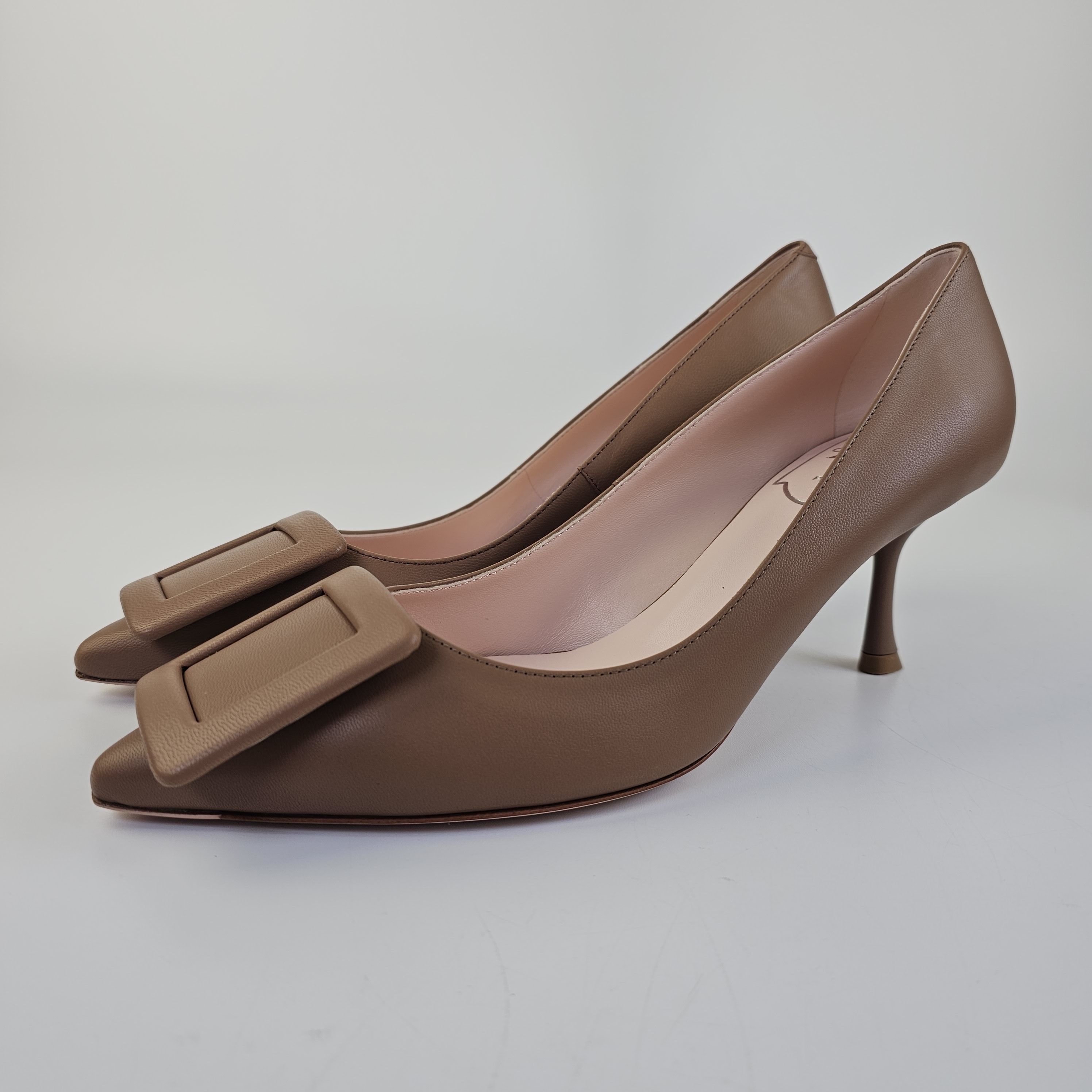 Roger Vivier Viv In The City Brown 65mm Leather Pumps New