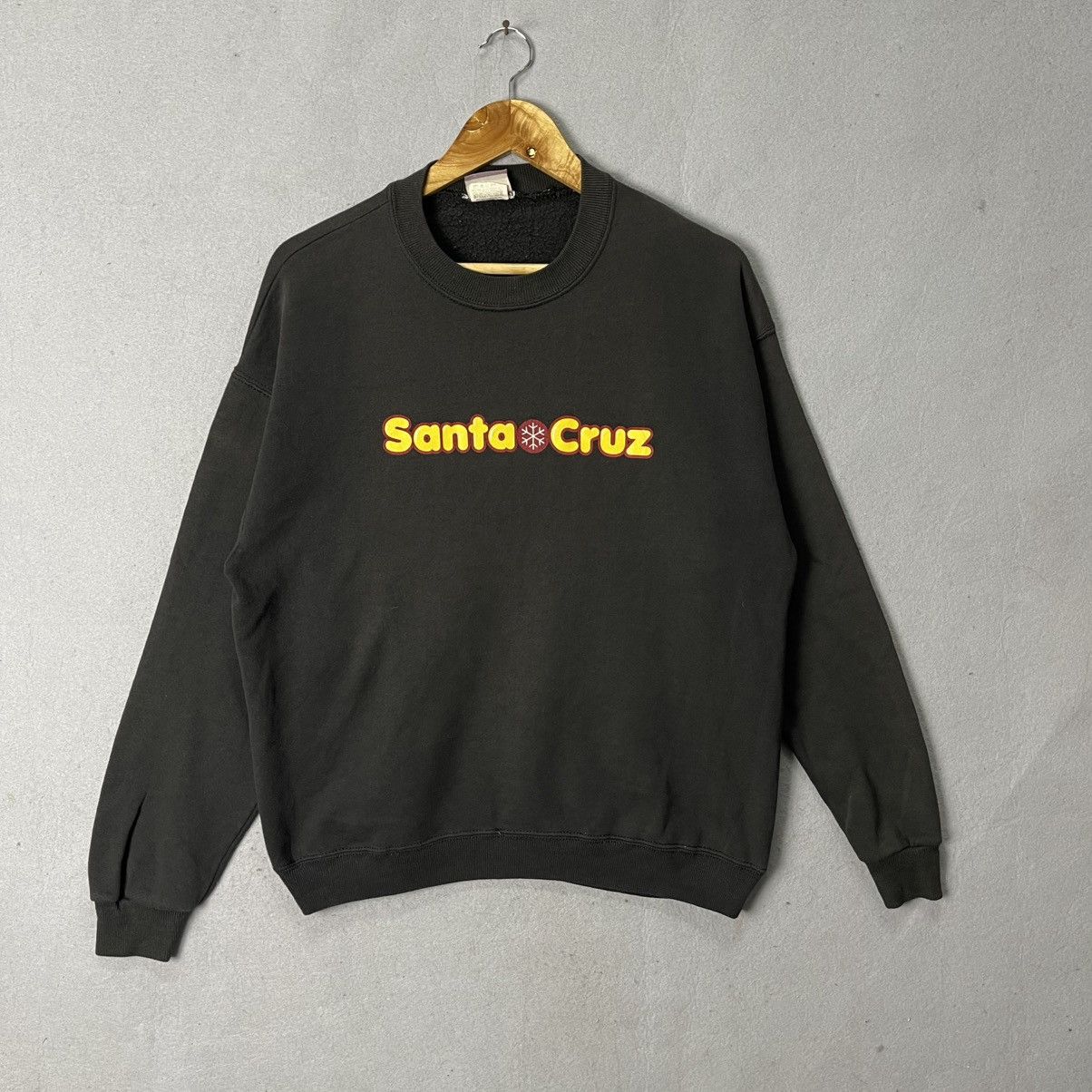 Vintage Santa Cruz Spellout Logo Crewneck Sweatshirt USA