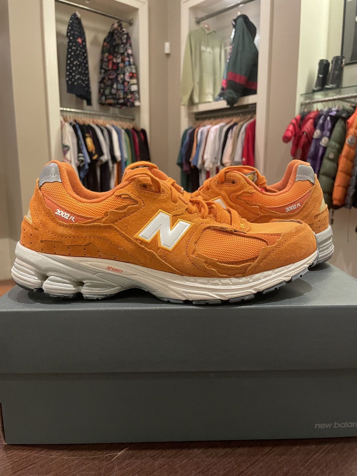 New Balance New Balance 2002R Protection Pack Vintage Orange Size US 9 / EU 42 - 2 Thumbnail