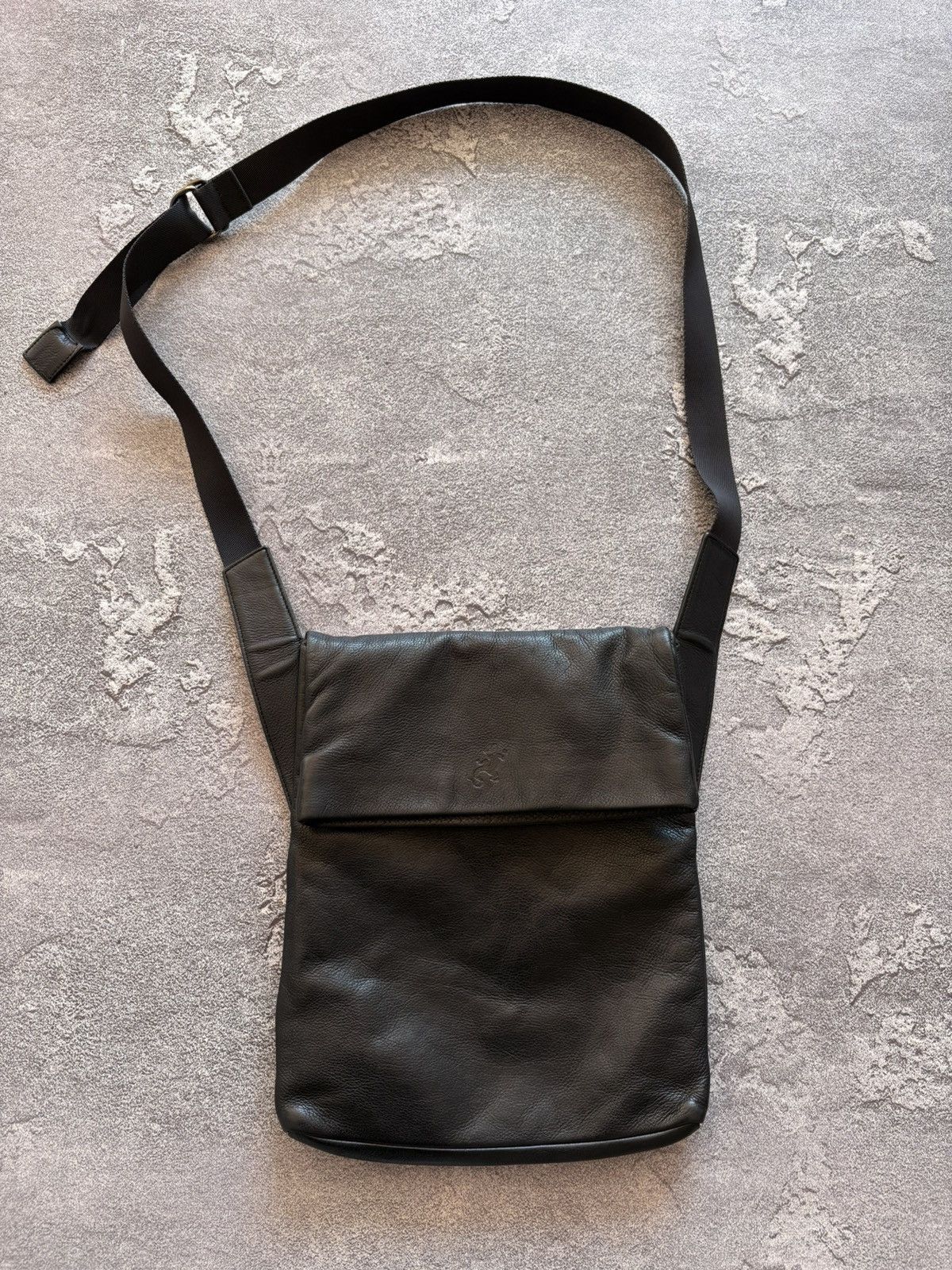 agnes b. Agnes b. Leather Crossbody Avant Garde Bag Made in Japan Size ONE SIZE - 1 Thumbnail