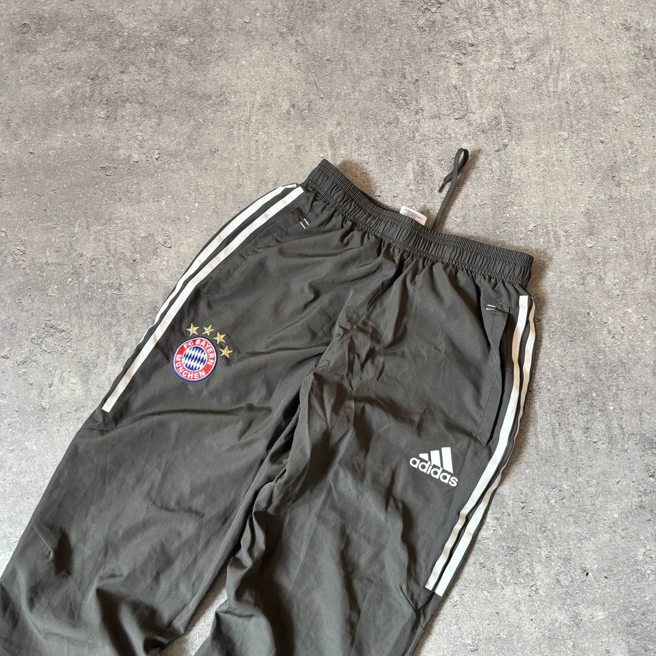 Adidas Rare Vintage adidas FC Bayern Munchen full track suit black Size US S / EU 44-46 / 1 - 13 Thumbnail