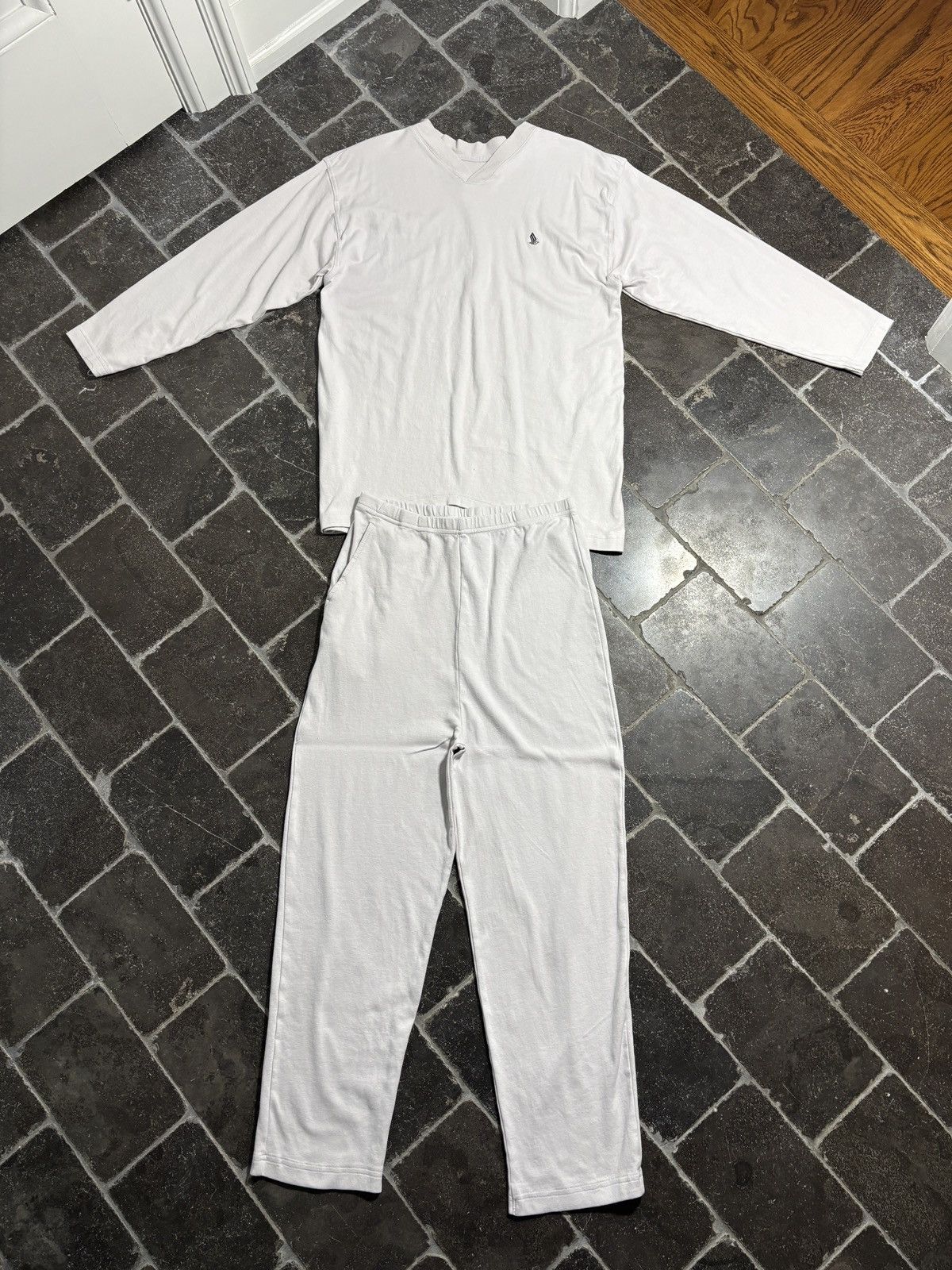 Givenchy Givenchy for Singapore Airlines Pyjamas Matching Sleep Set Size US 28 / EU 44 - 1 Thumbnail