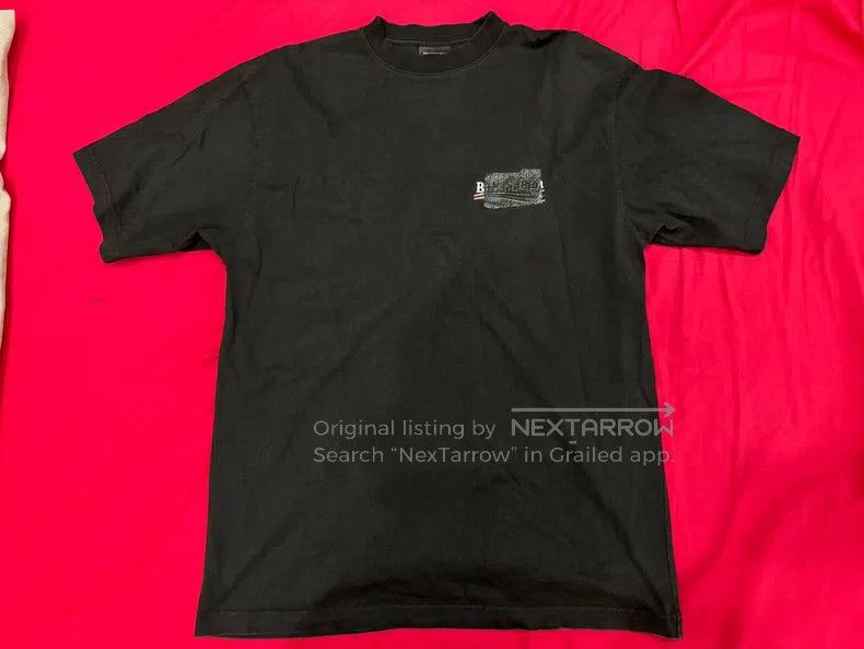 Balenciaga Balenciaga Solid Color Logo Print Concealed Round Neck Sho Size US XS / EU 42 / 0 - 1 Thumbnail