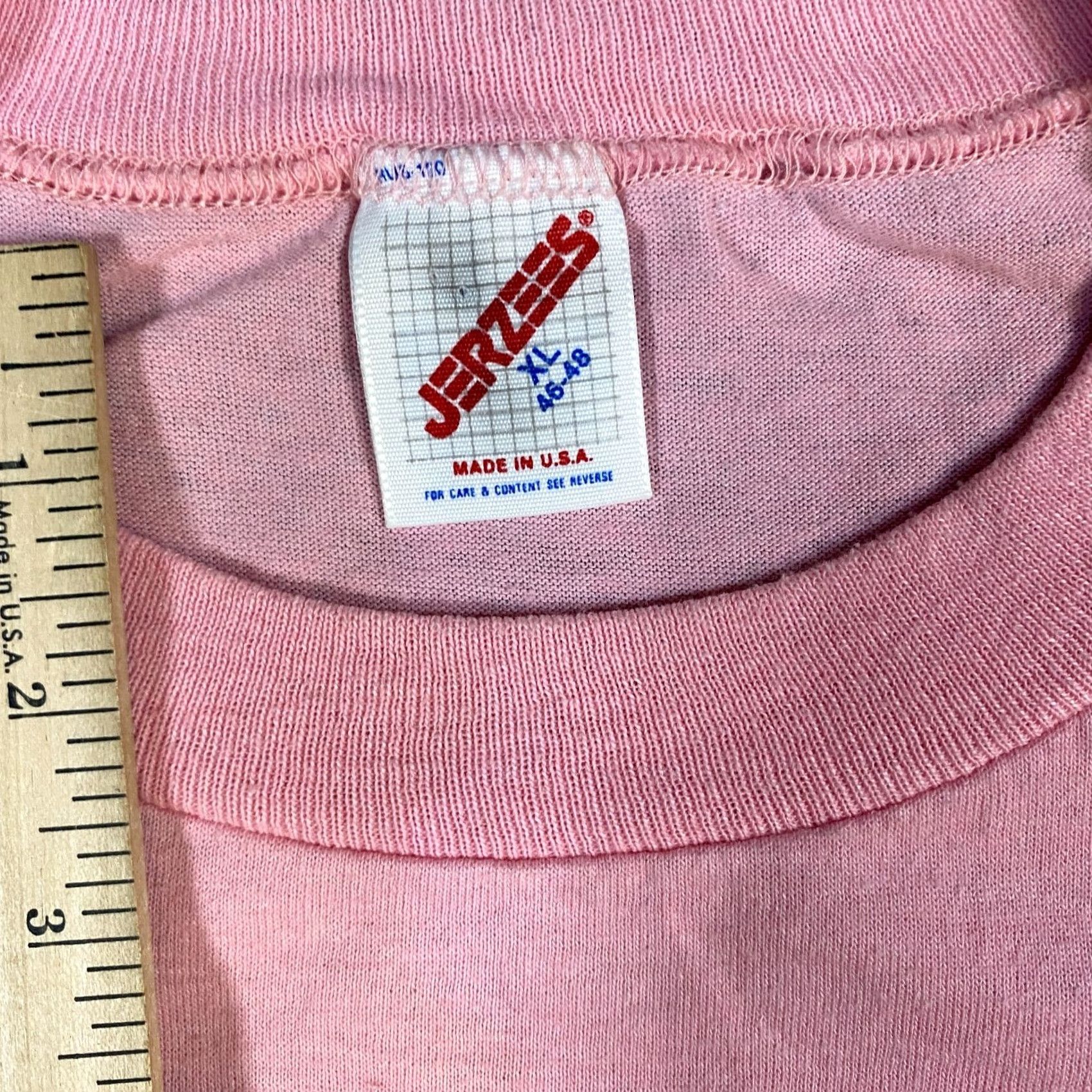 Vintage VINTAGE American Vintage Rock Around the Mall T-shirt XL Pink Crew Neck Short Sleeve Unisex Adults 1980s Retro Concert Graphic Print Girls Womens Mens Size US XL / EU 56 / 4 - 5 Thumbnail