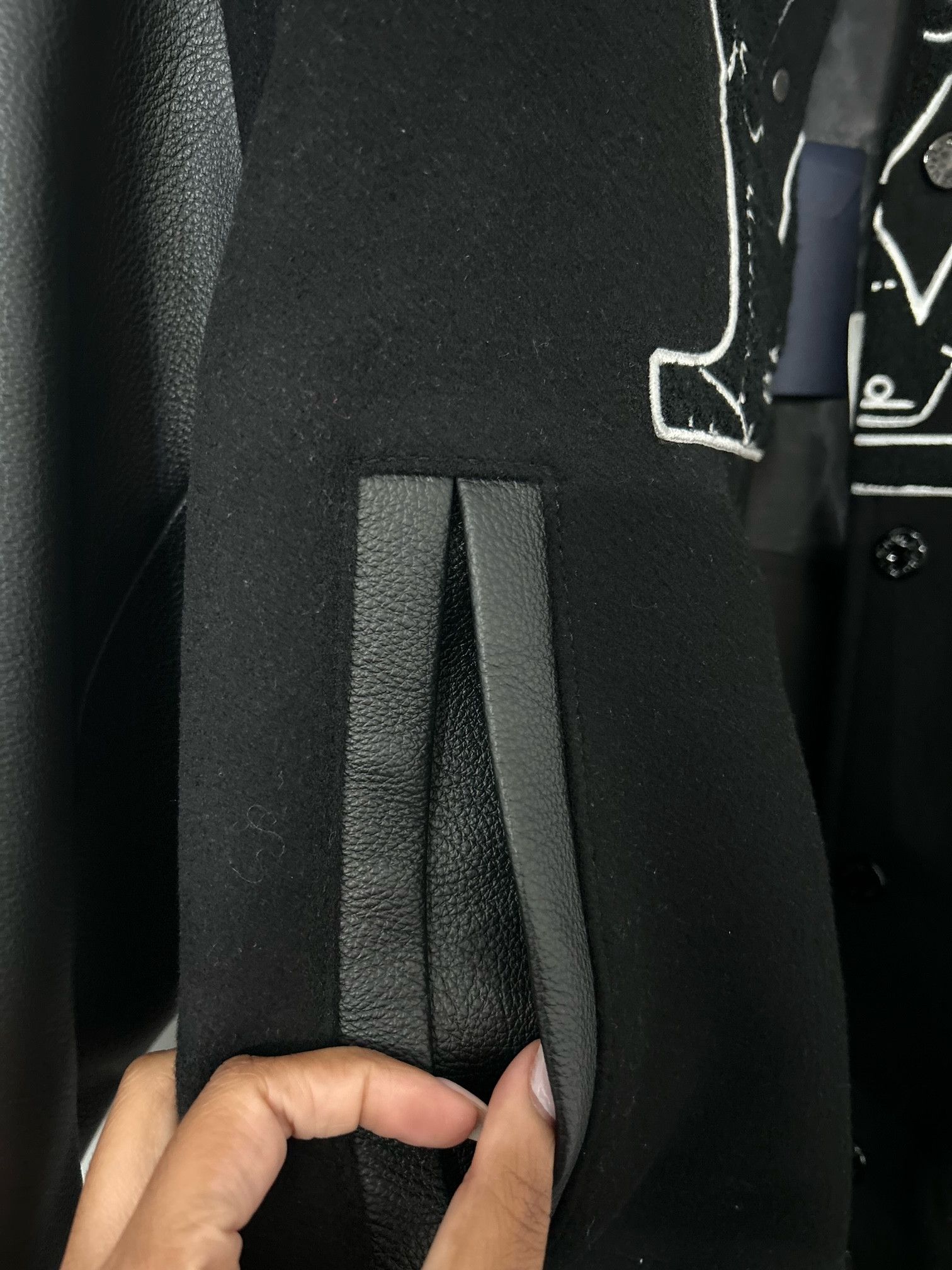 Louis Vuitton × Virgil Abloh Louie Vuitton Virgil Abloh NBA jacket Size US L / EU 52-54 / 3 - 4 Thumbnail