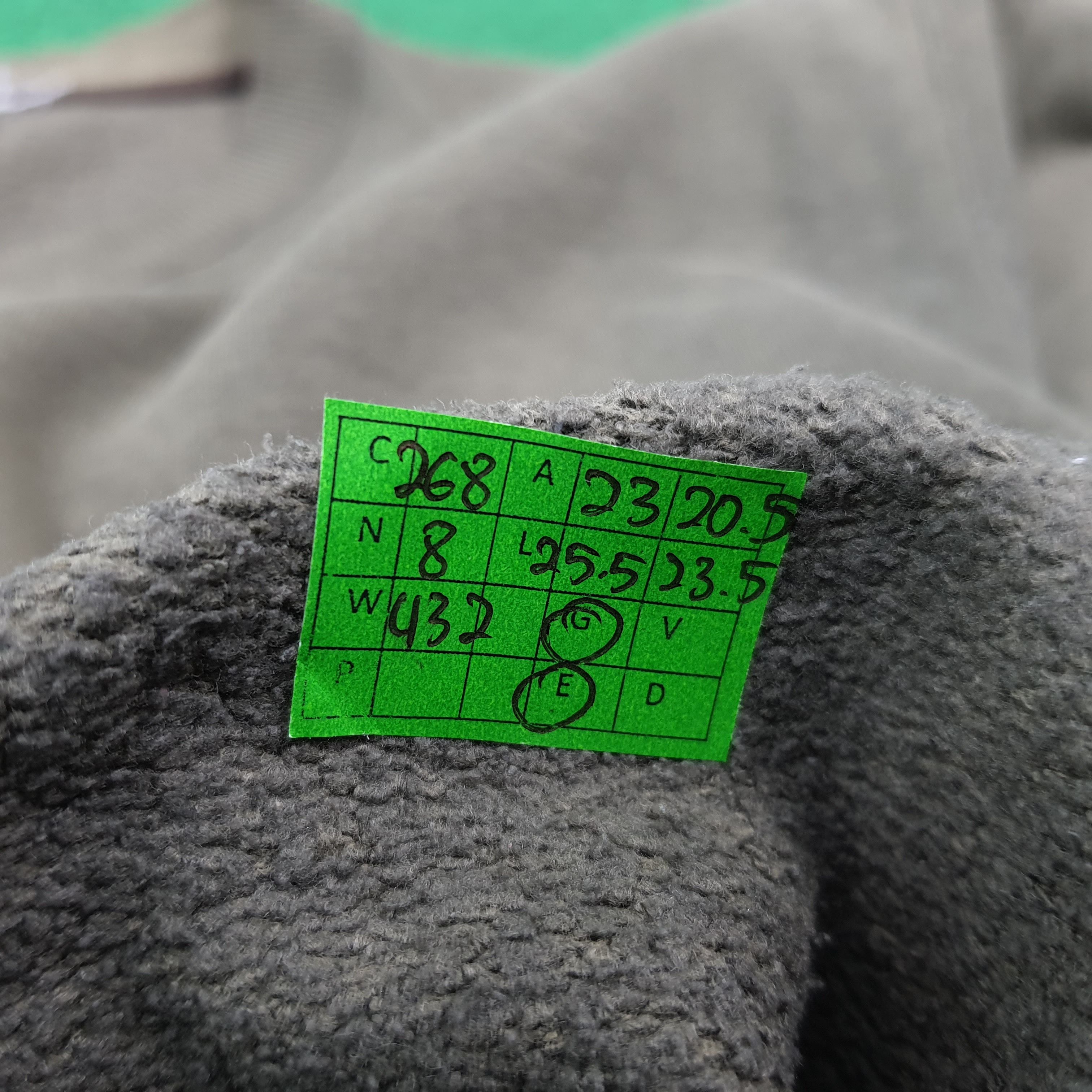 Vintage Vintage Castrol Sweatshirt C268N8 Size US L / EU 52-54 / 3 - 8 Thumbnail