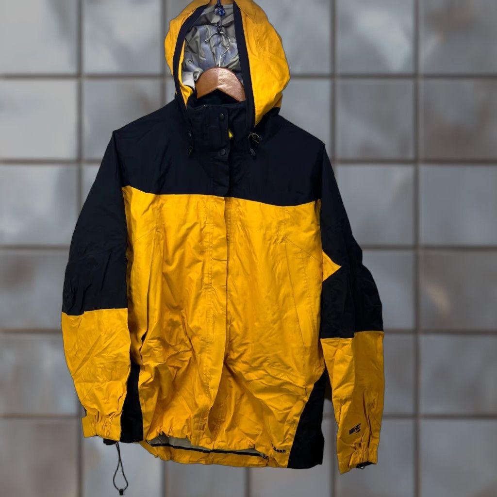 Vintage VINTAGE L.L. Bean Gore Tex Mountain Guide XCR Shell Jacket Womens XL Yellow Size XL / US 12-14 / IT 48-50 - 1 Thumbnail