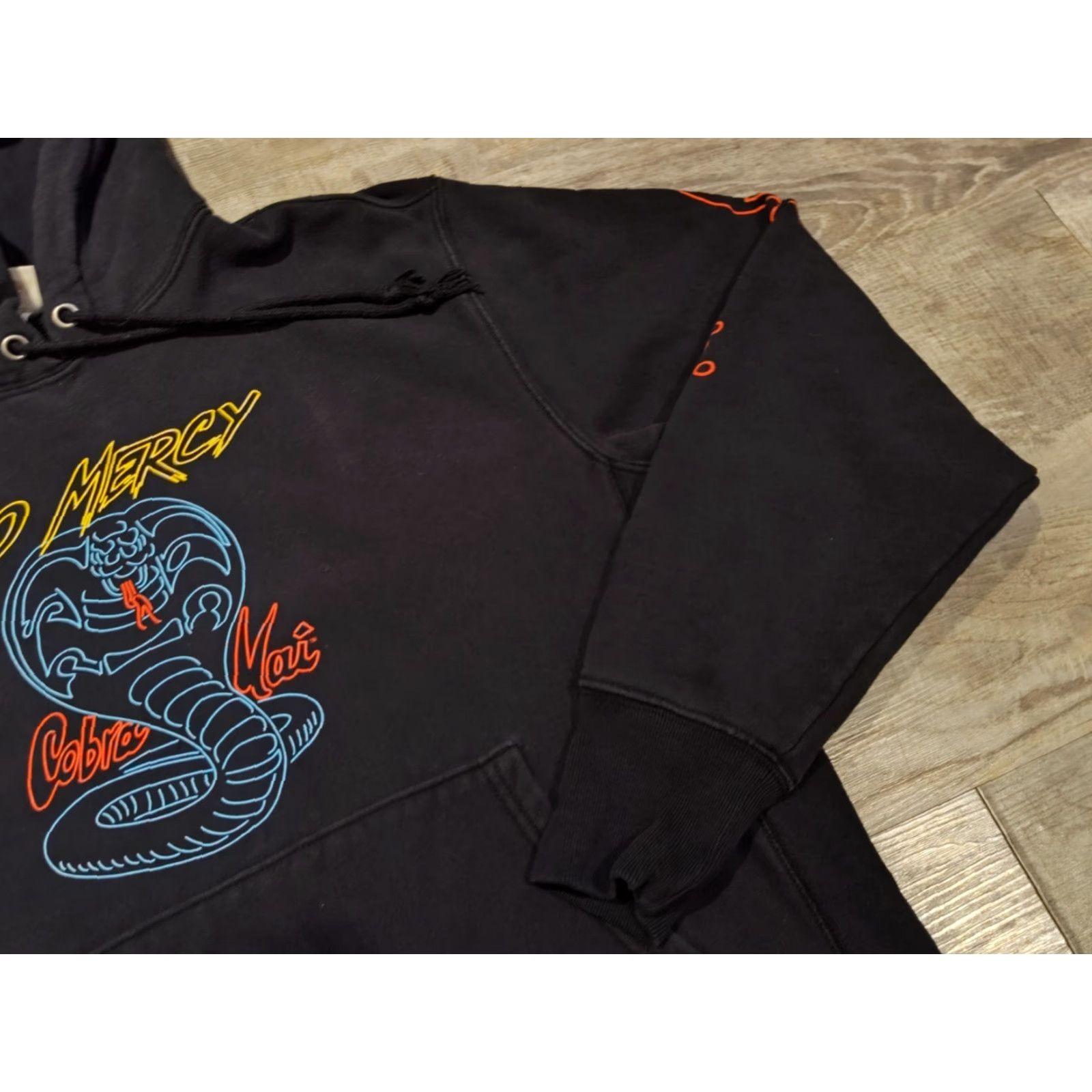 Champion VINTAGE Champion Reverse Weave Cobra Kai No Mercy Hoodie Black Adult Large Hooded Pullover Sweatshirt Men (Fall/Winter) Size US L / EU 52-54 / 3 - 3 Thumbnail