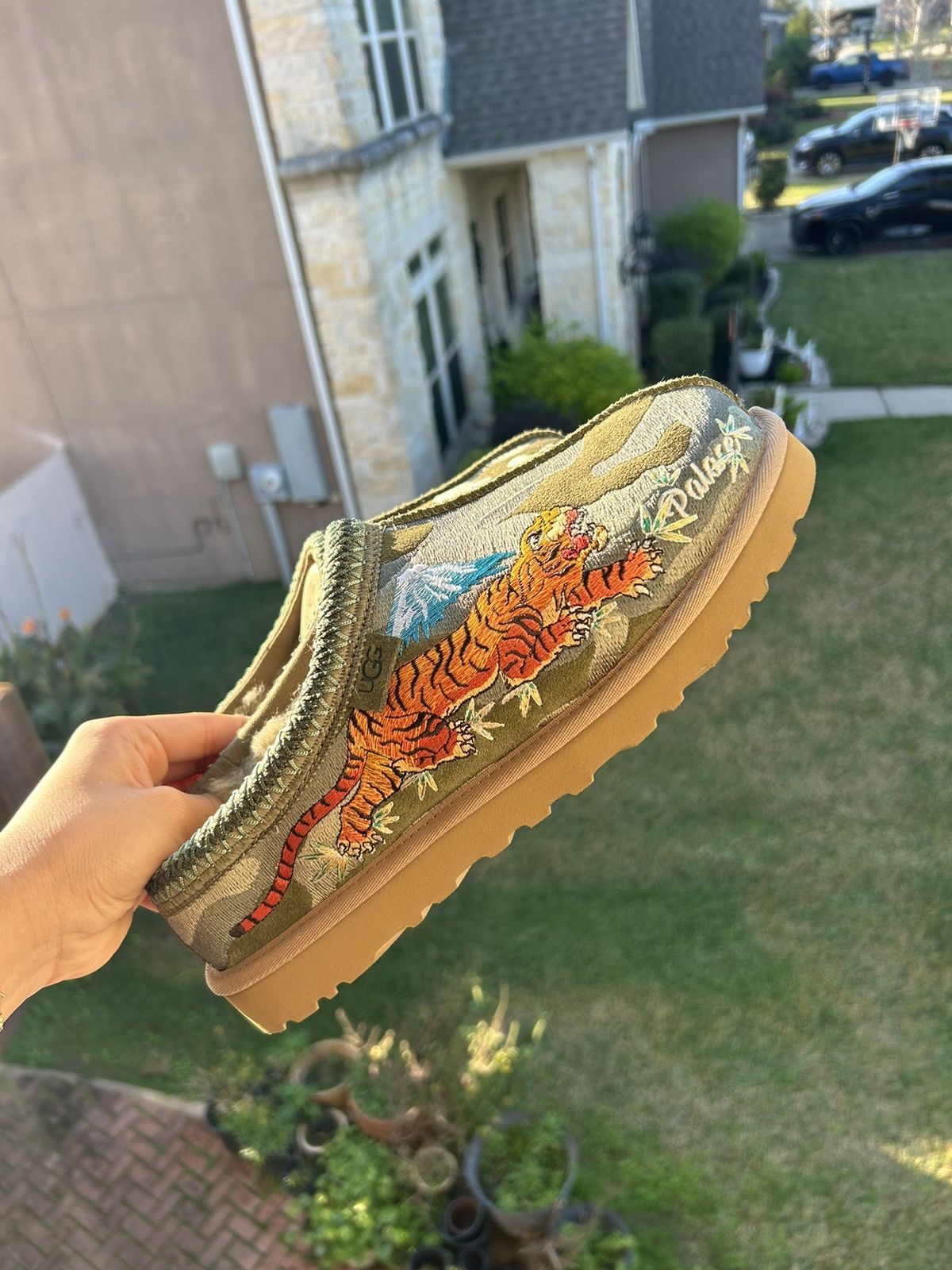 Palace × Ugg ✓ SIZE US 8 | Palace Ugg Tasman Slippers