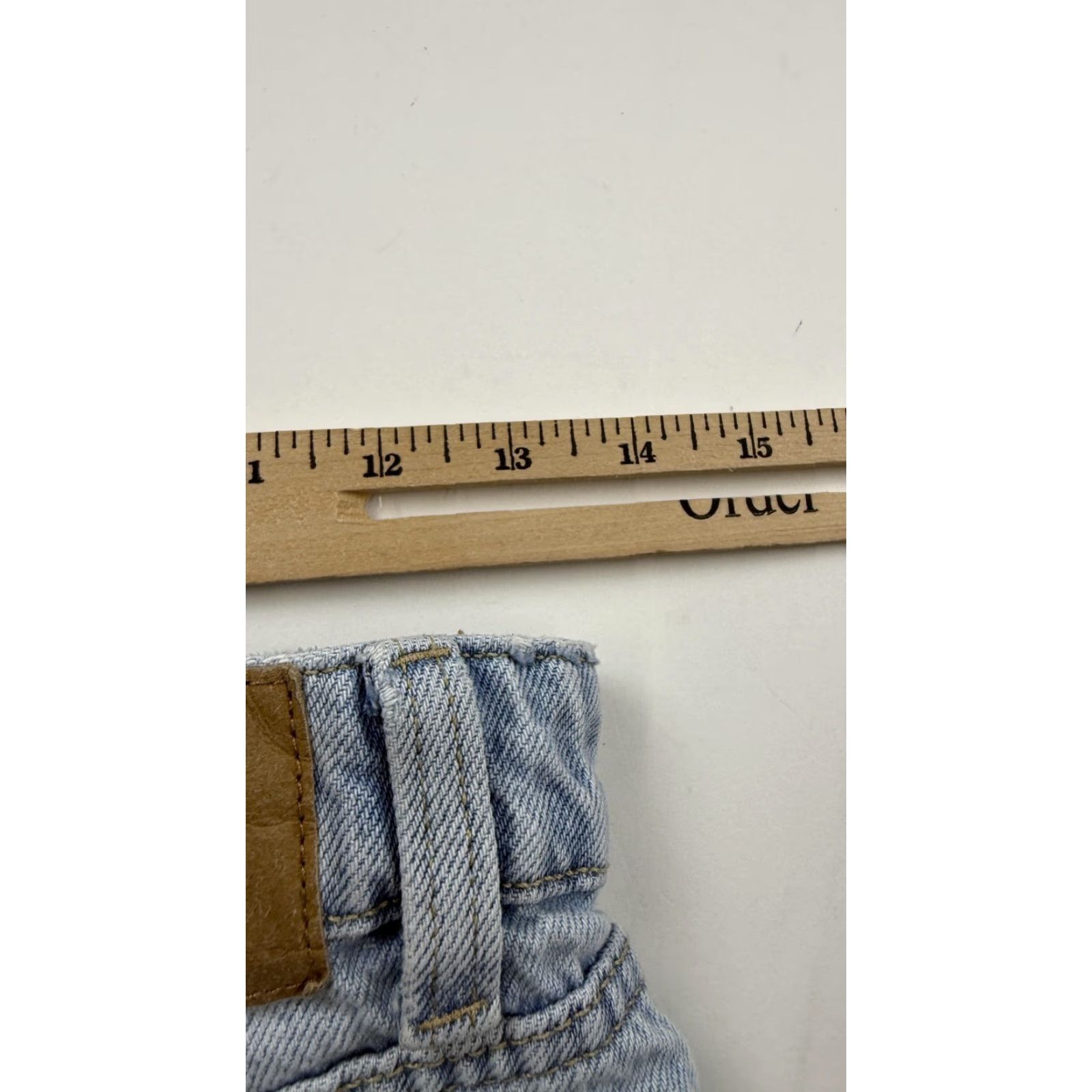 Cotton On COTTON ON Denim Shorts Womens 4 Light Wash Distressed Cut-Off Raw Hem Size 27" / US 4 / IT 40 - 8 Thumbnail