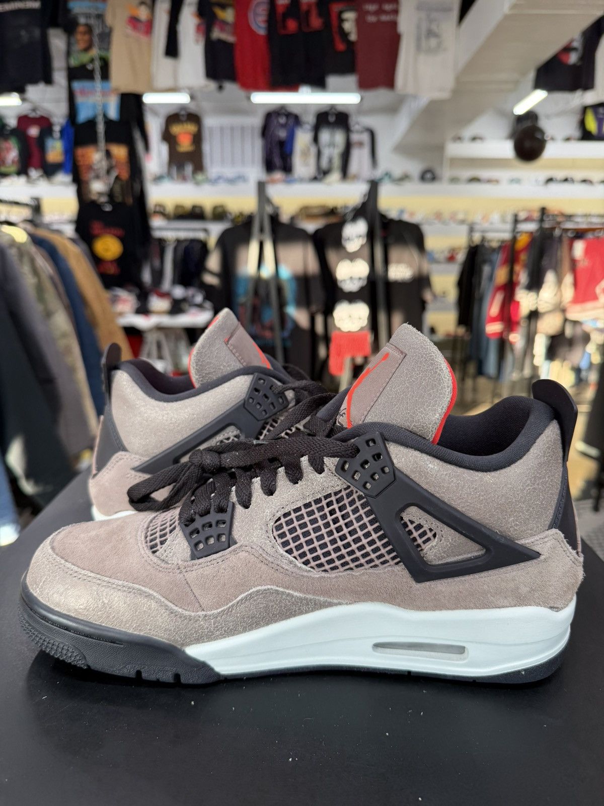 Jordan Brand Air Jordan 4 Taupe Haze Size 9 (2021) Size US 9 / EU 42 - 4 Thumbnail