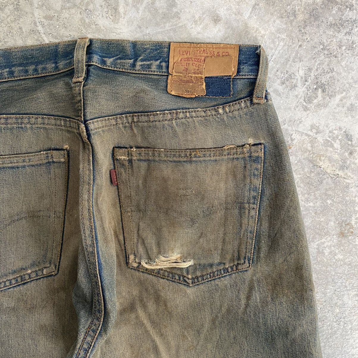 Levi's Thrashed! Vintage 90’s Levis 501 Big E Selvedge Jeans Size US 32 / EU 48 - 20 Thumbnail