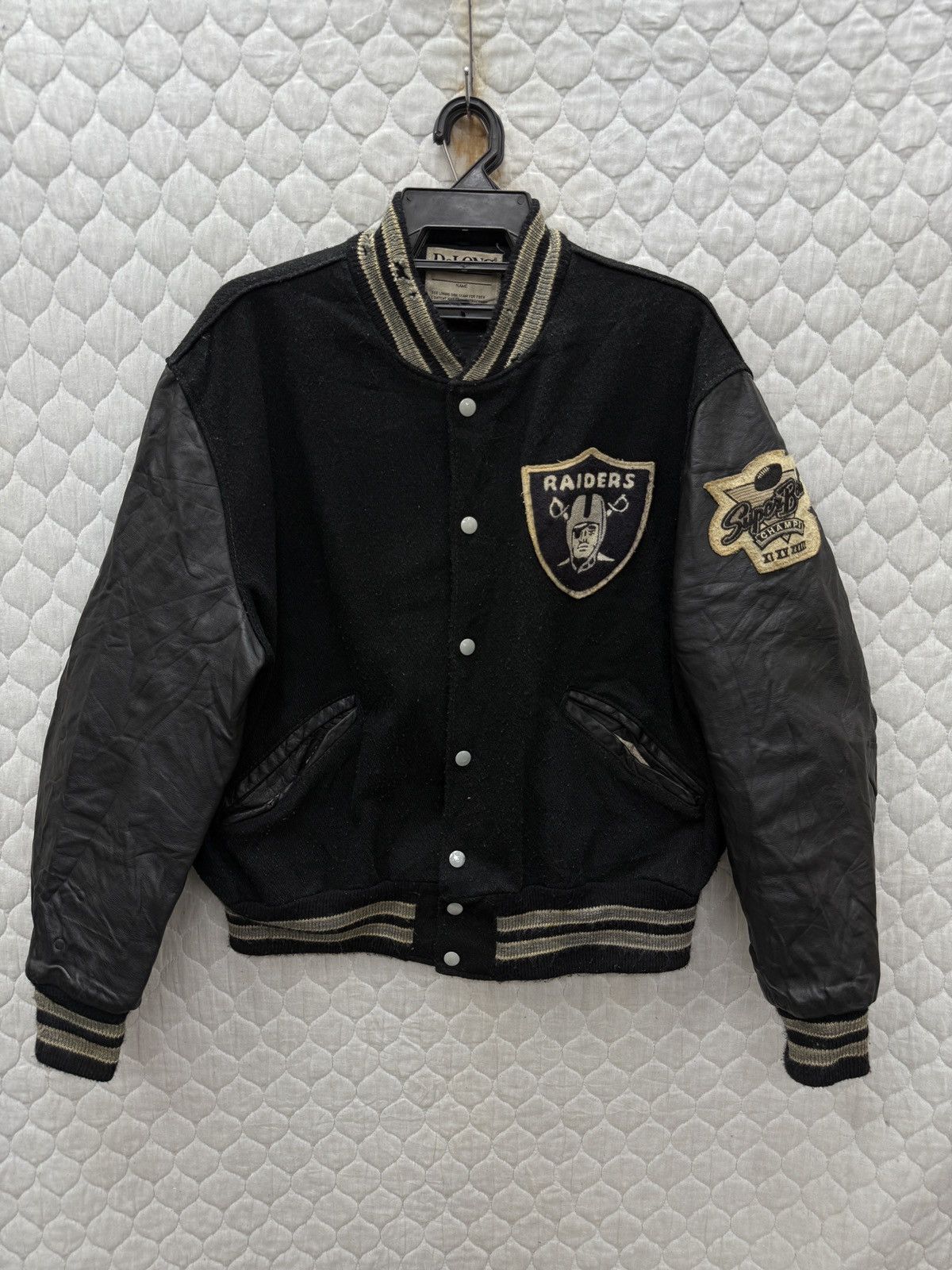 NFL 🔥🔥🔥ARCHIVE VINTAGE NFL LAS VEGAS RIDERS VARSITY JACKET Size US M / EU 48-50 / 2 - 1 Thumbnail