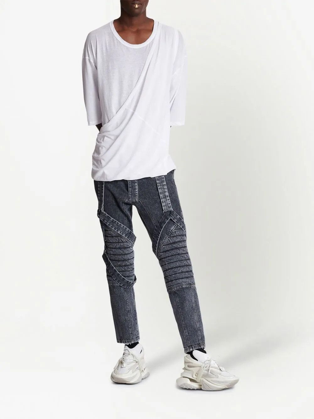 Balmain o1y0426 Crewneck T-Shirt in White Size US XS / EU 42 / 0 - 2 Thumbnail