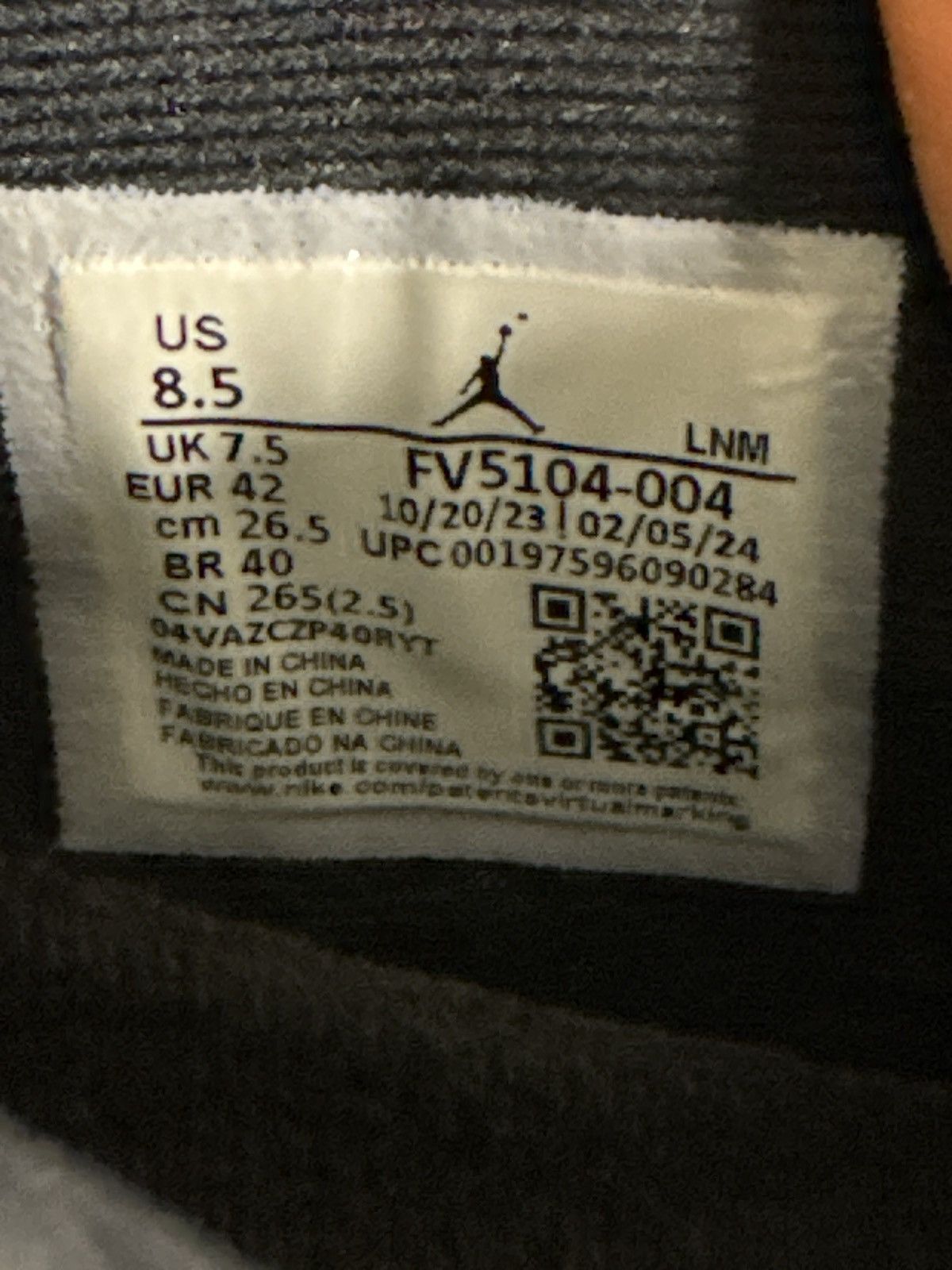 Jordan Brand Jordan 11 Low Space Jam Size US 8.5 / EU 41-42 - 2 Thumbnail