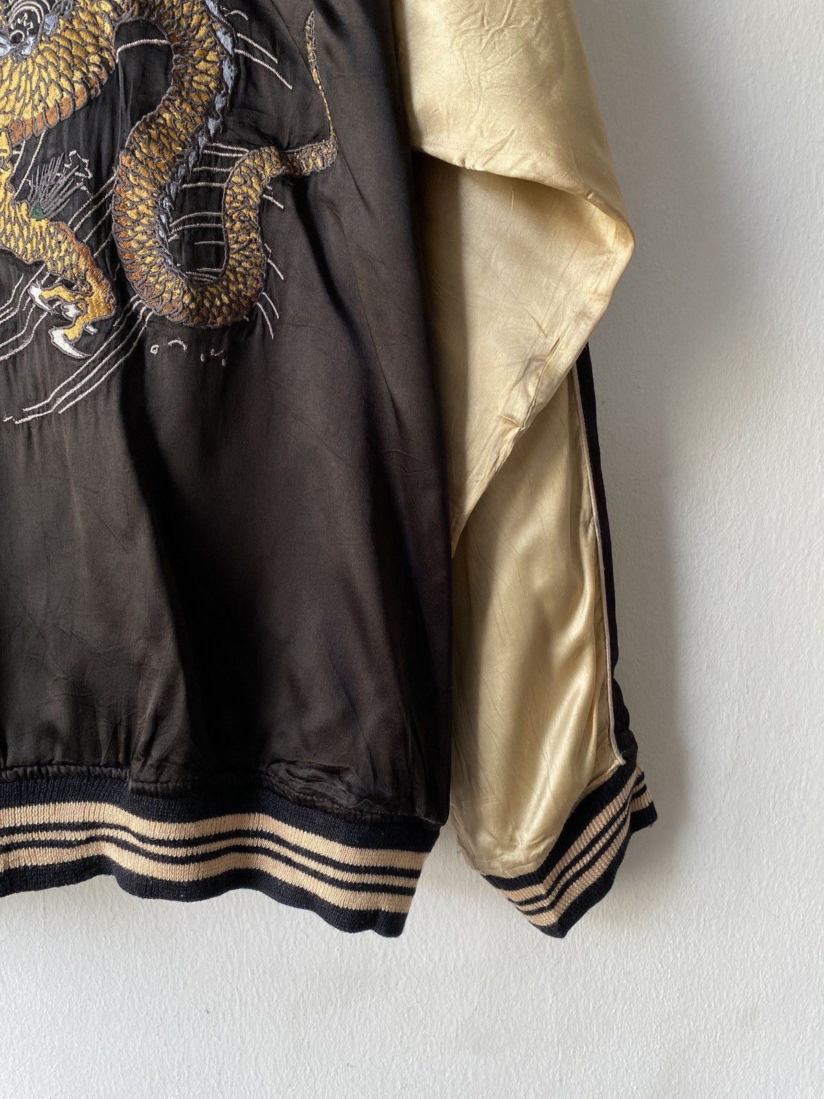 Japanese Brand × Vintage Vintage Karakuri Tamashi Japan Traditional Sukajan Jacket Size US L / EU 52-54 / 3 - 9 Thumbnail