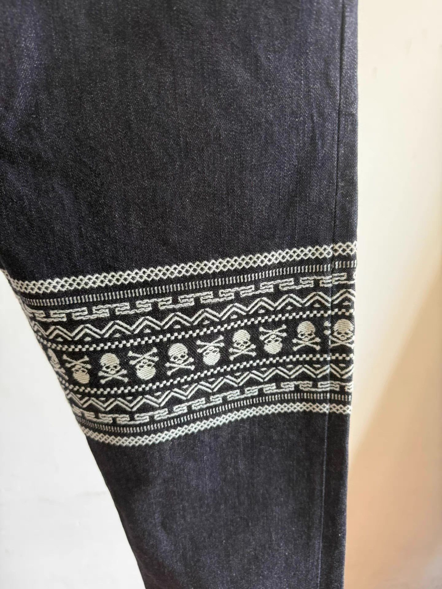 Mastermind Japan Mastermind Japan Gold Thread Jeans Q17 Size US 32 / EU 48 - 6 Thumbnail