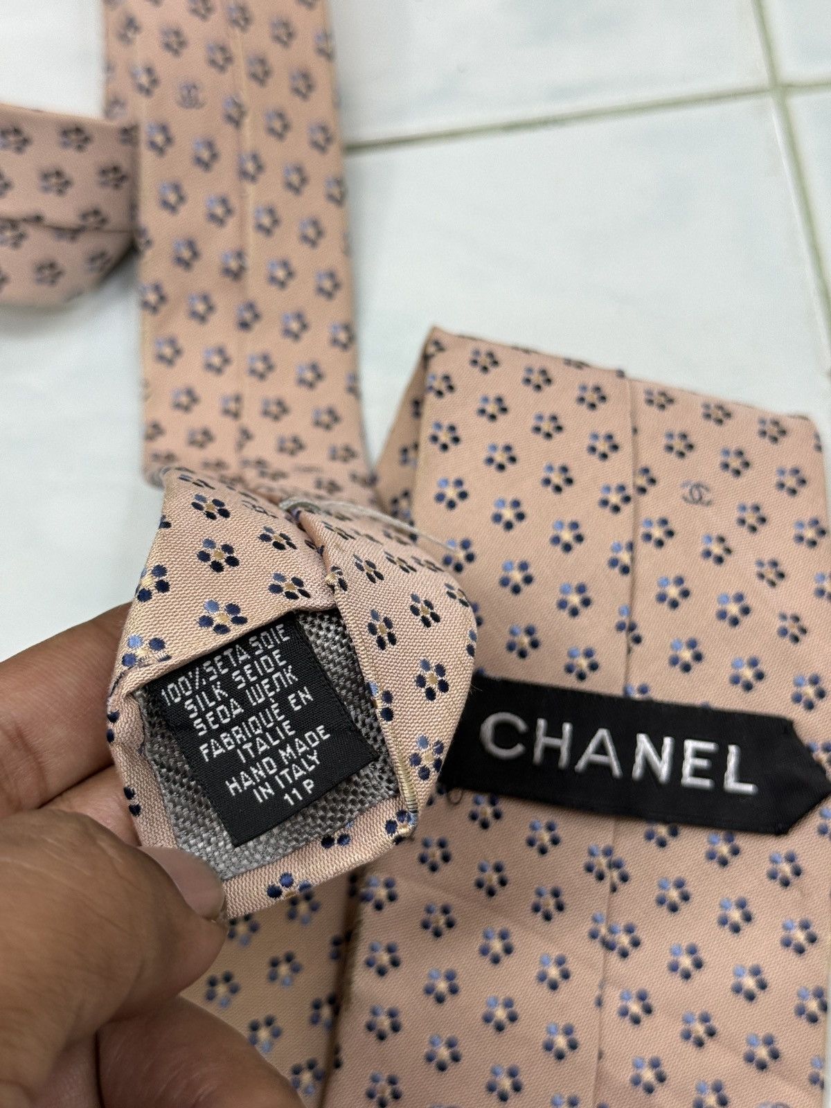 Balenciaga 🔥🔥🔥4 PCS NECKTIES CHANEL BALENCIAGA FENDI CHAPS RALPH LAUREN Size ONE SIZE - 4 Thumbnail