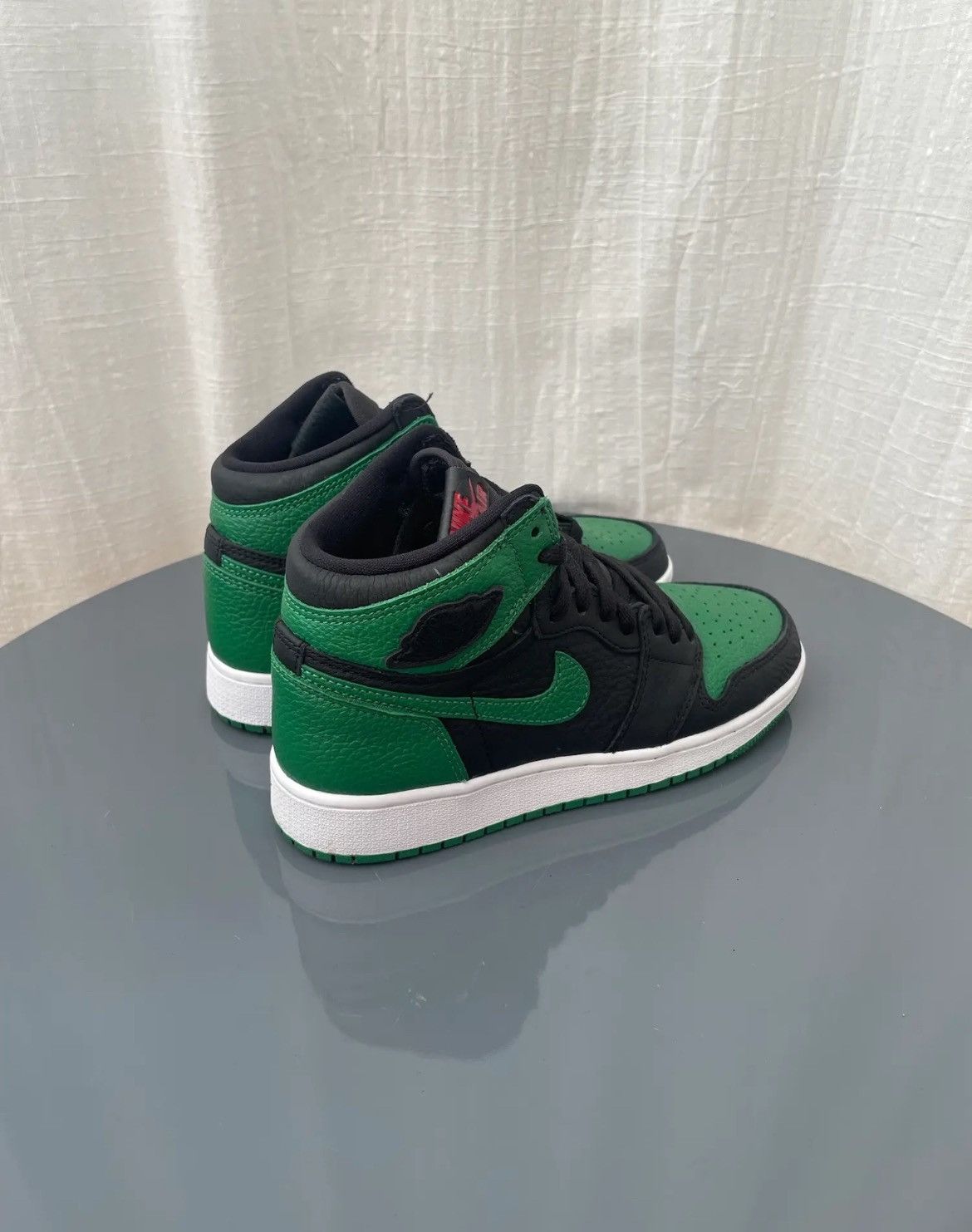 Jordan Brand Jordan 1 Pine Green 2.0 Size US 5 / IT 35 - 3 Thumbnail