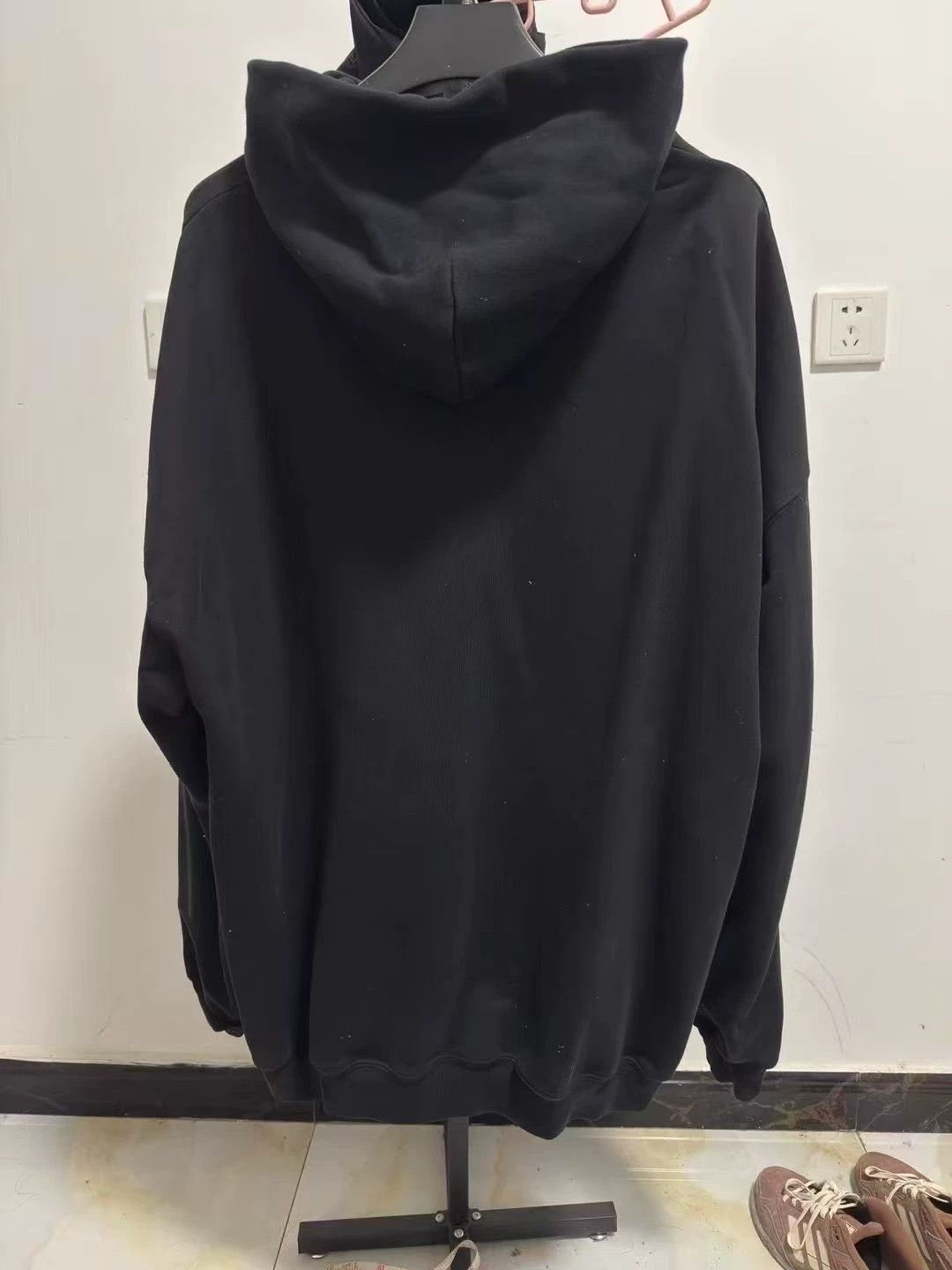 Balenciaga Balenciaga Portrait Sweatshirt Size US L / EU 52-54 / 3 - 2 Thumbnail