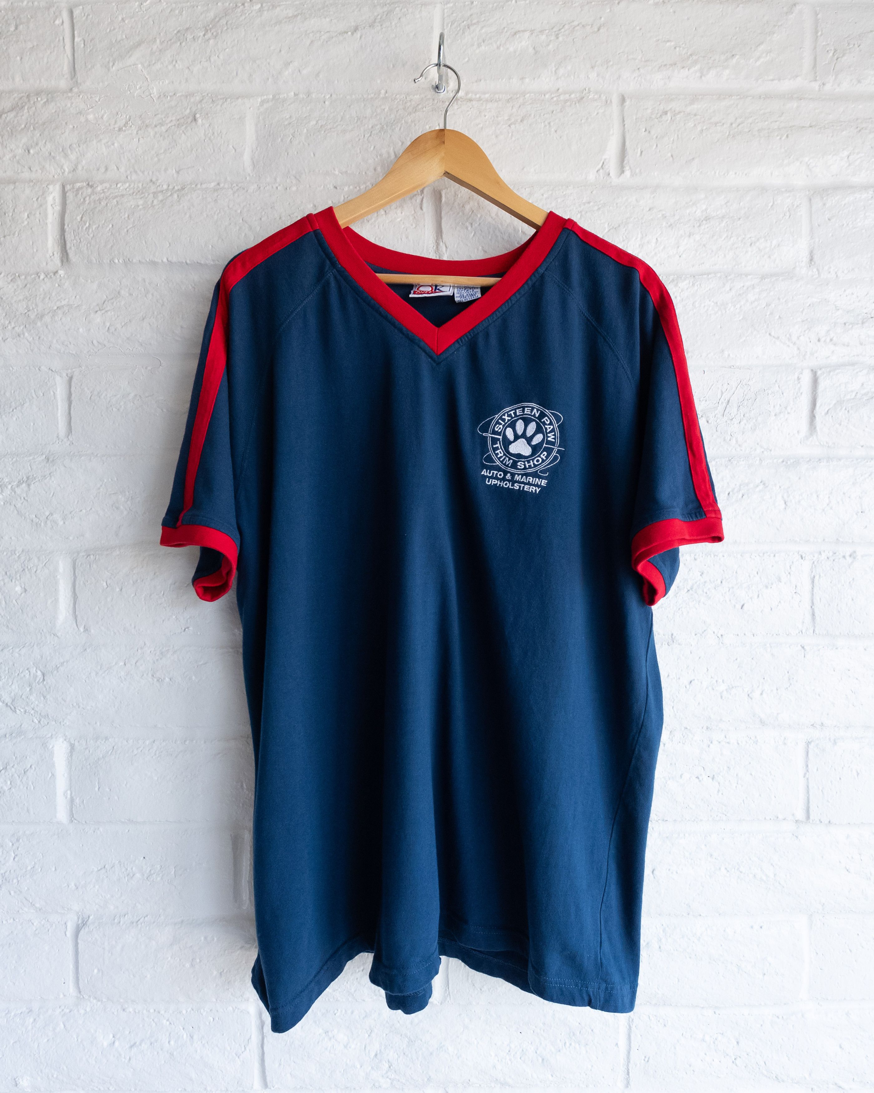 Vintage Vintage Sixteen Paw Trim Shop T Shirt Auto Marine Upholstery Size US XL / EU 56 / 4 - 1 Thumbnail