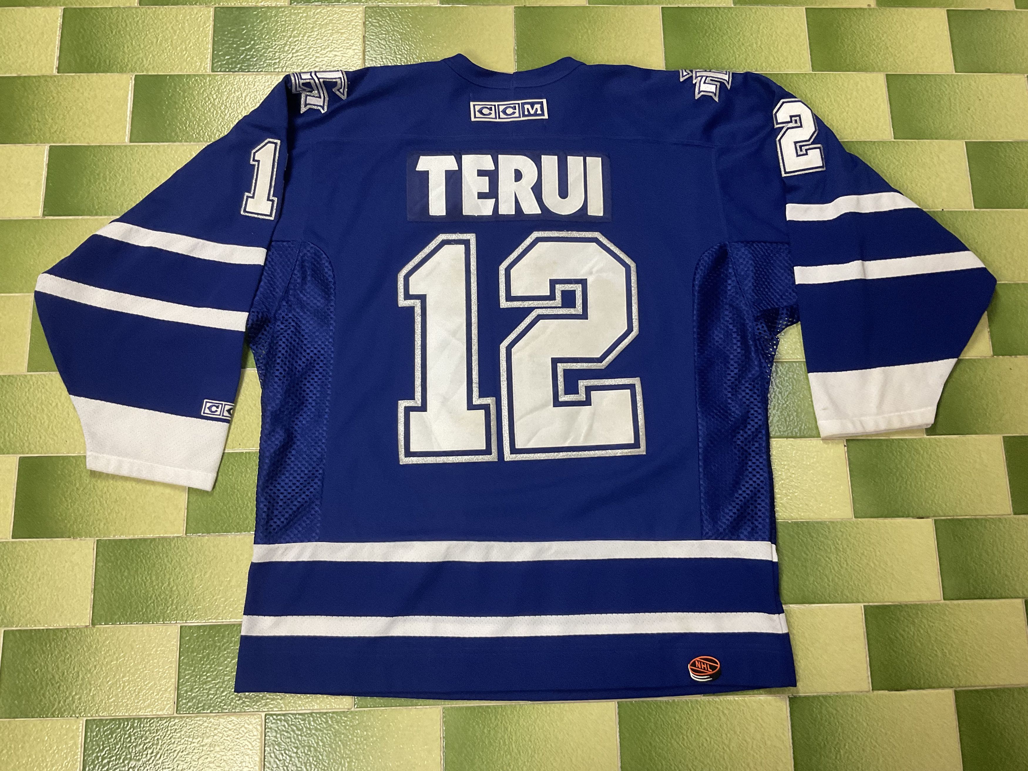 NHL Two Vintage CCM Toronto Maple Leafs jersey & Boys S/M Jersey Size US L / EU 52-54 / 3 - 4 Thumbnail