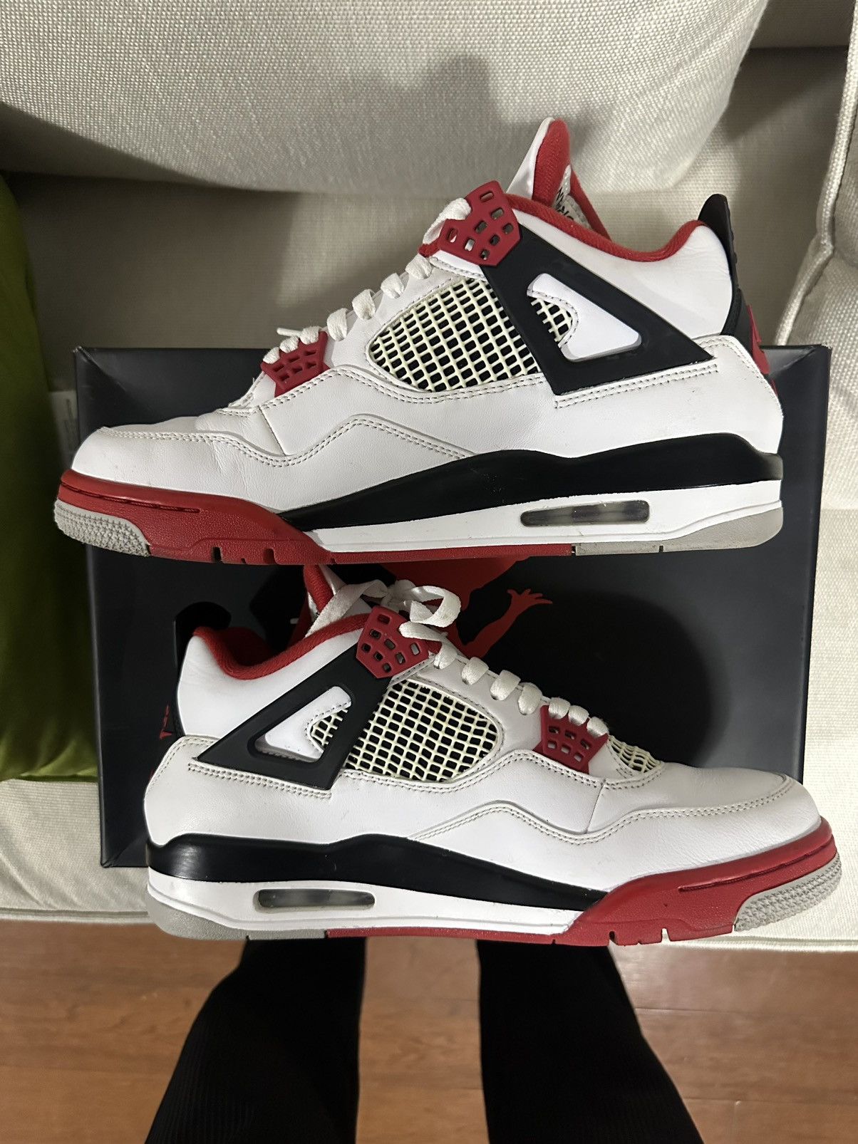 Nike Jordan 4 retro fire red (2020) Size US 10 / EU 43 - 3 Thumbnail