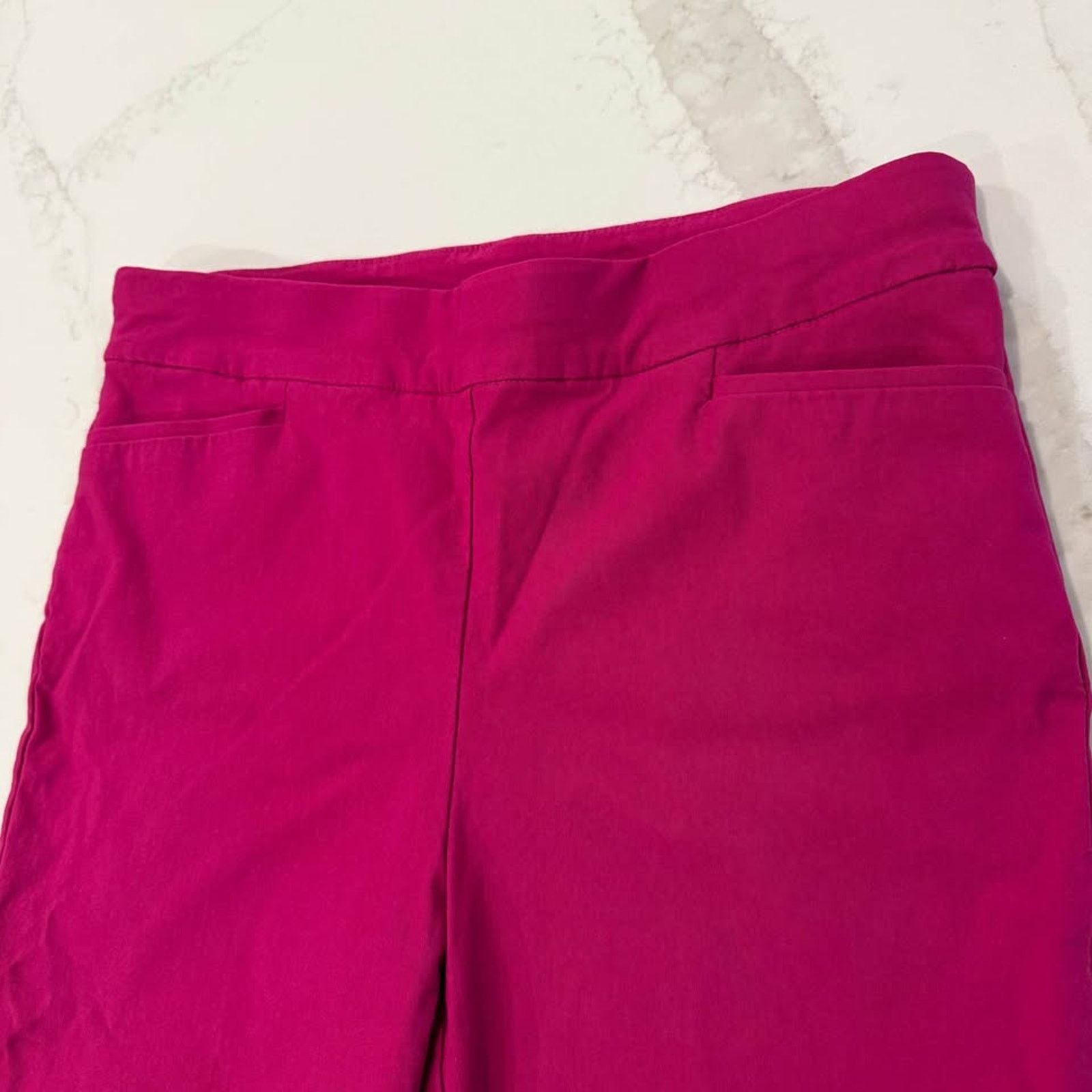 Chicos Chicos SoSlimming Brigitte PullOn Rivet Slim Capris Womens 8 Size 30" / US 8 / IT 44 - 4 Thumbnail